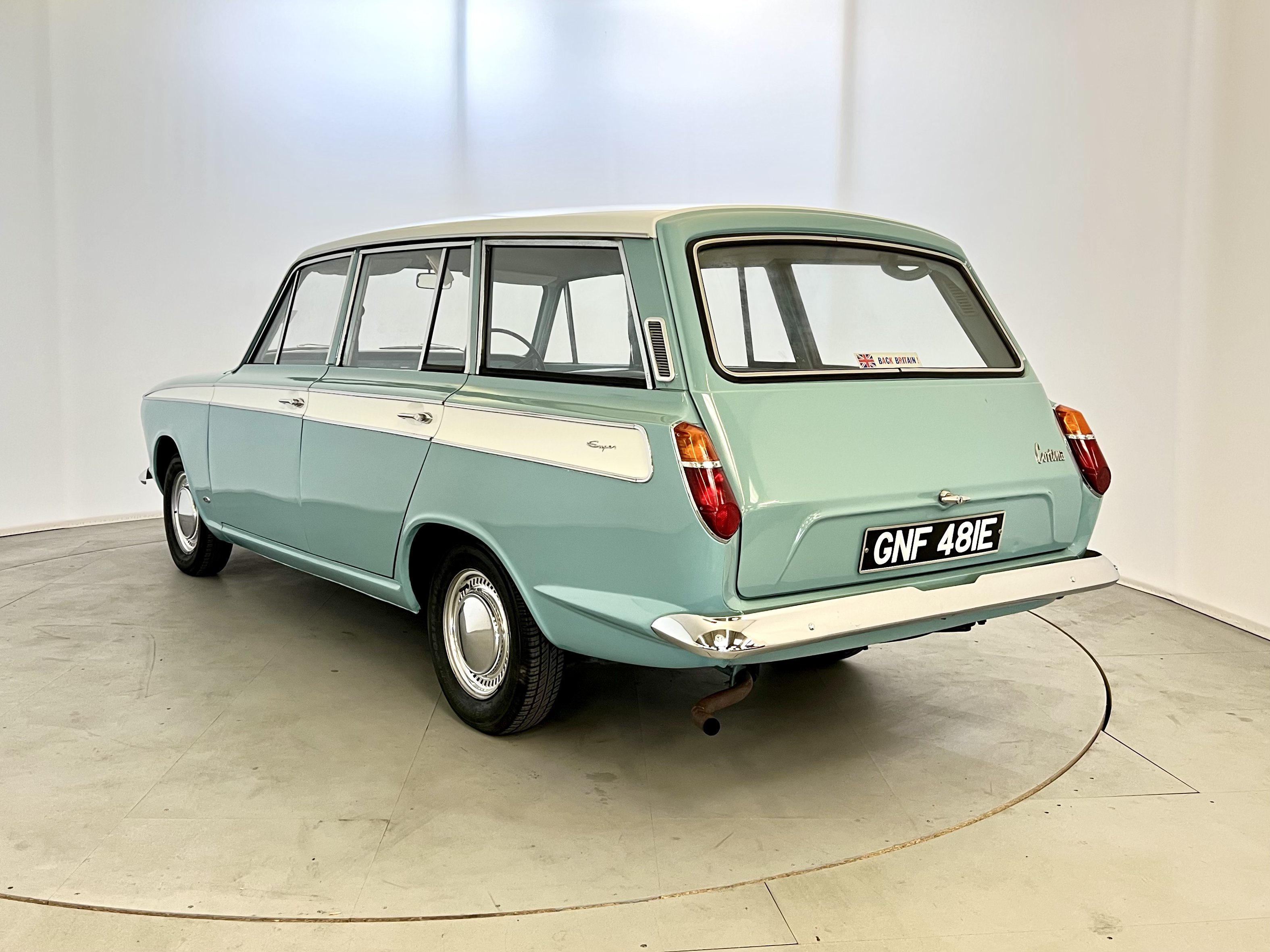 Ford Cortina Super Estate - Image 7 of 35