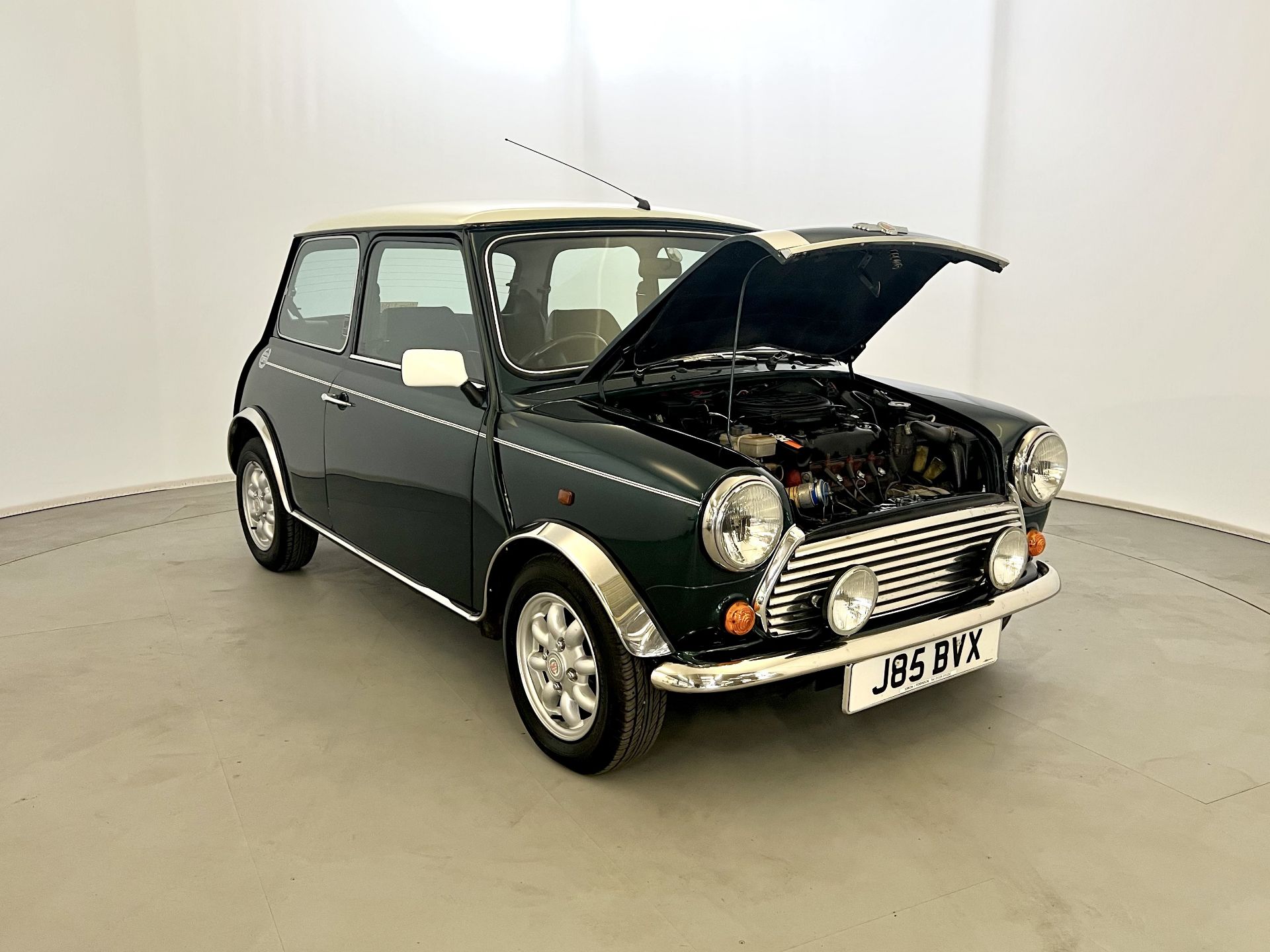 Mini Cooper - Image 28 of 29