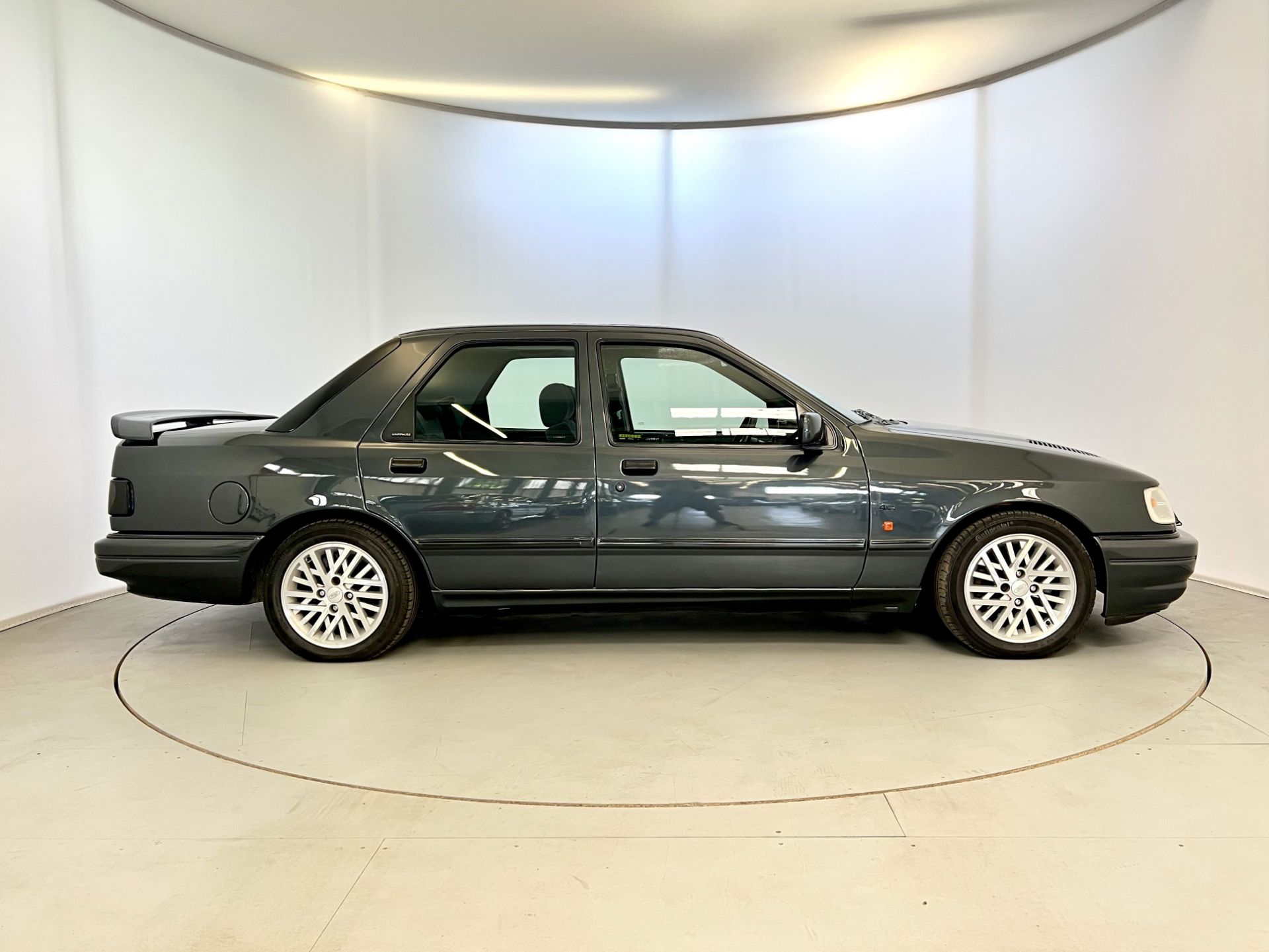 Ford Sierra Sapphire Cosworth - Image 11 of 37