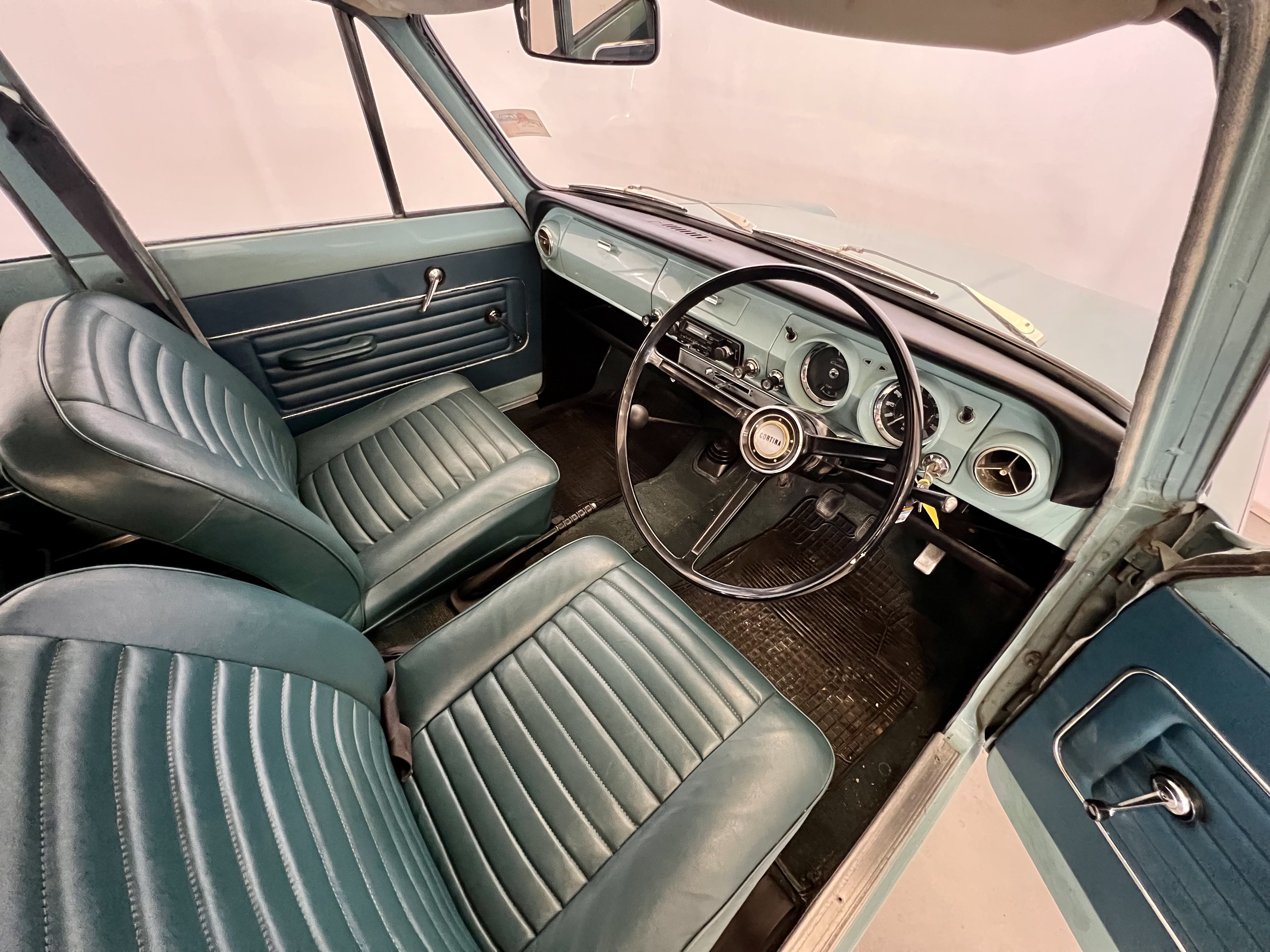 Ford Cortina Super Estate - Image 19 of 35