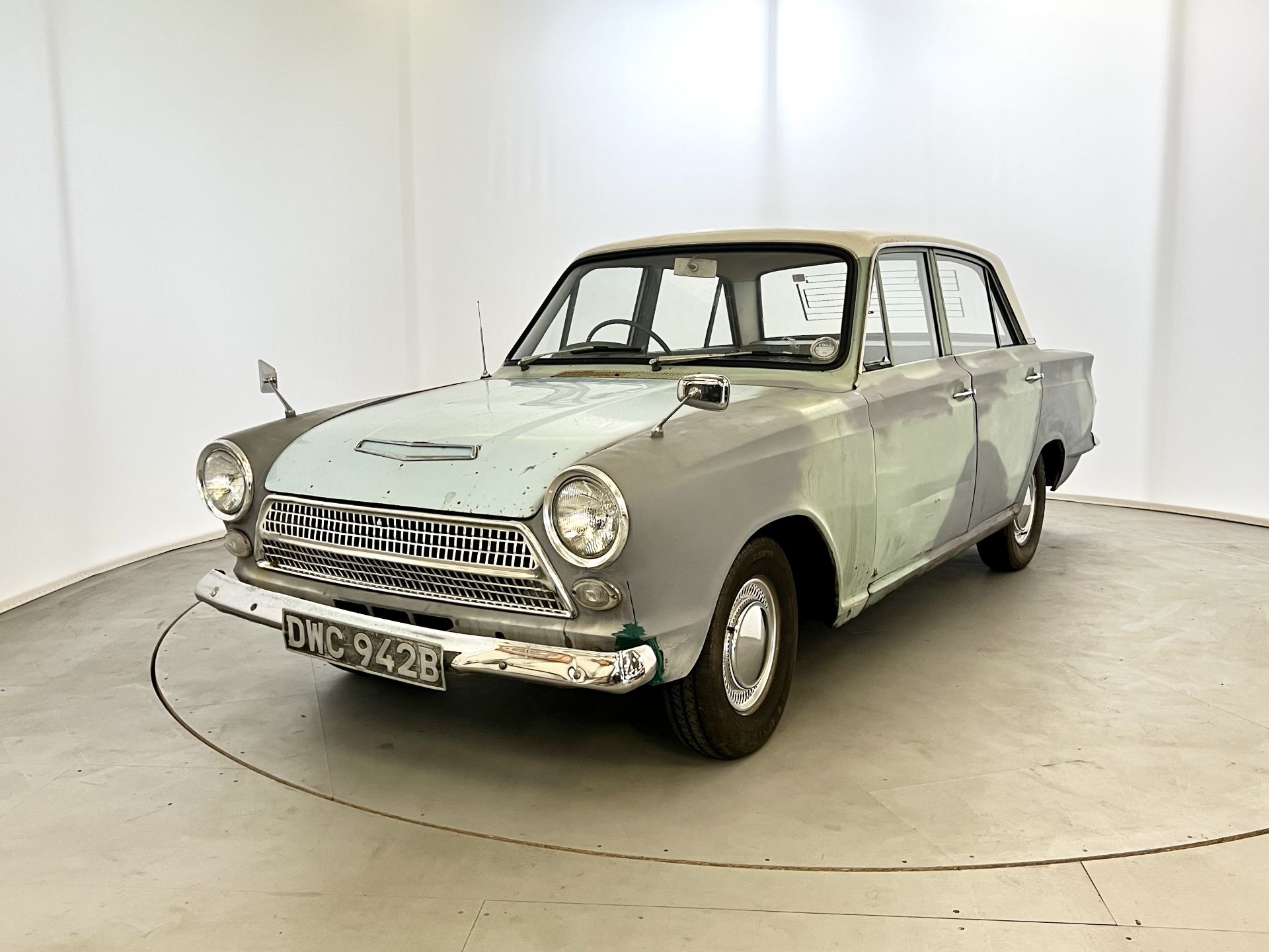 Ford Cortina Deluxe - Image 3 of 31