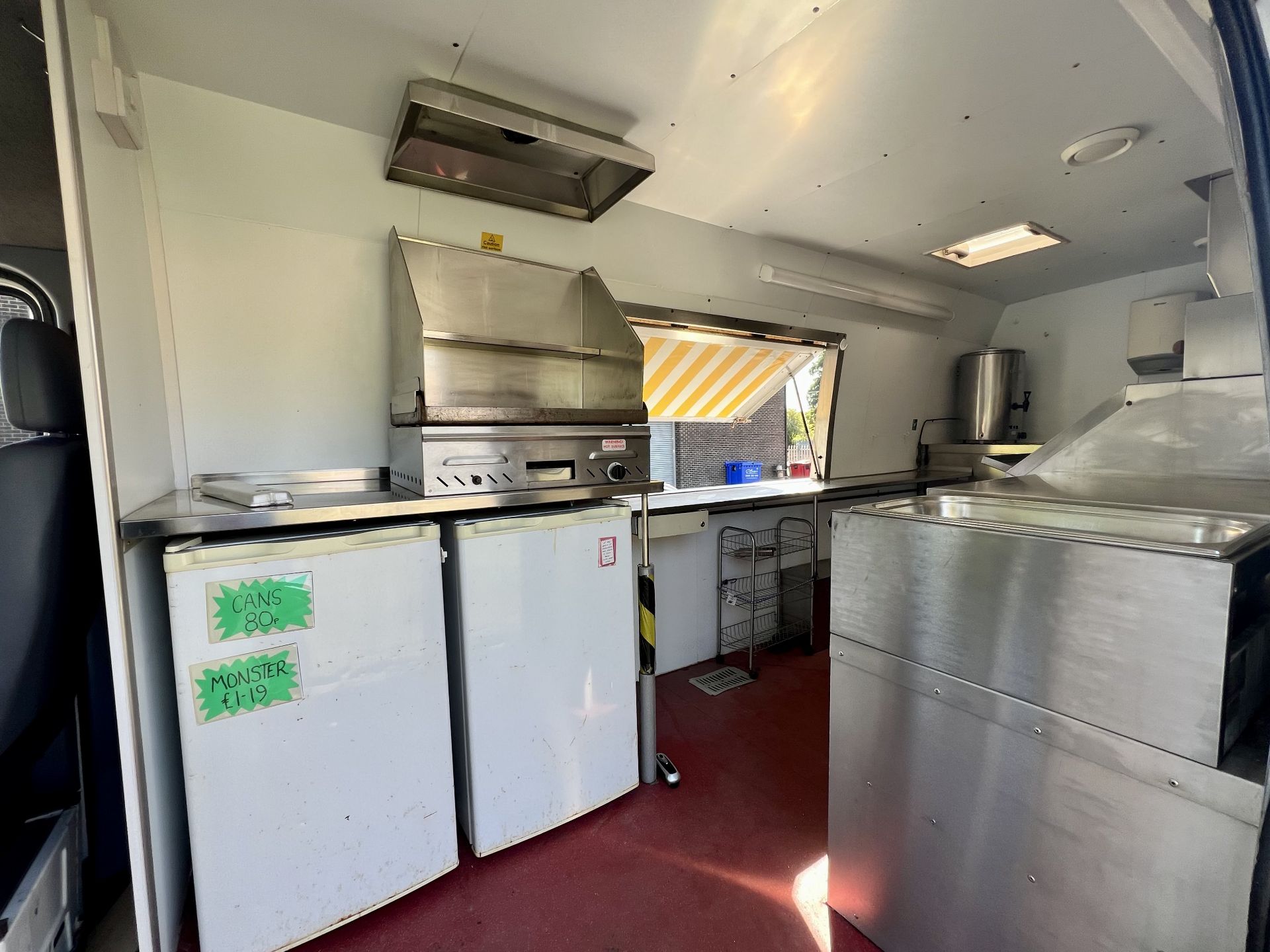 Mercedes-Benz Sprinter Catering Van - Image 20 of 27