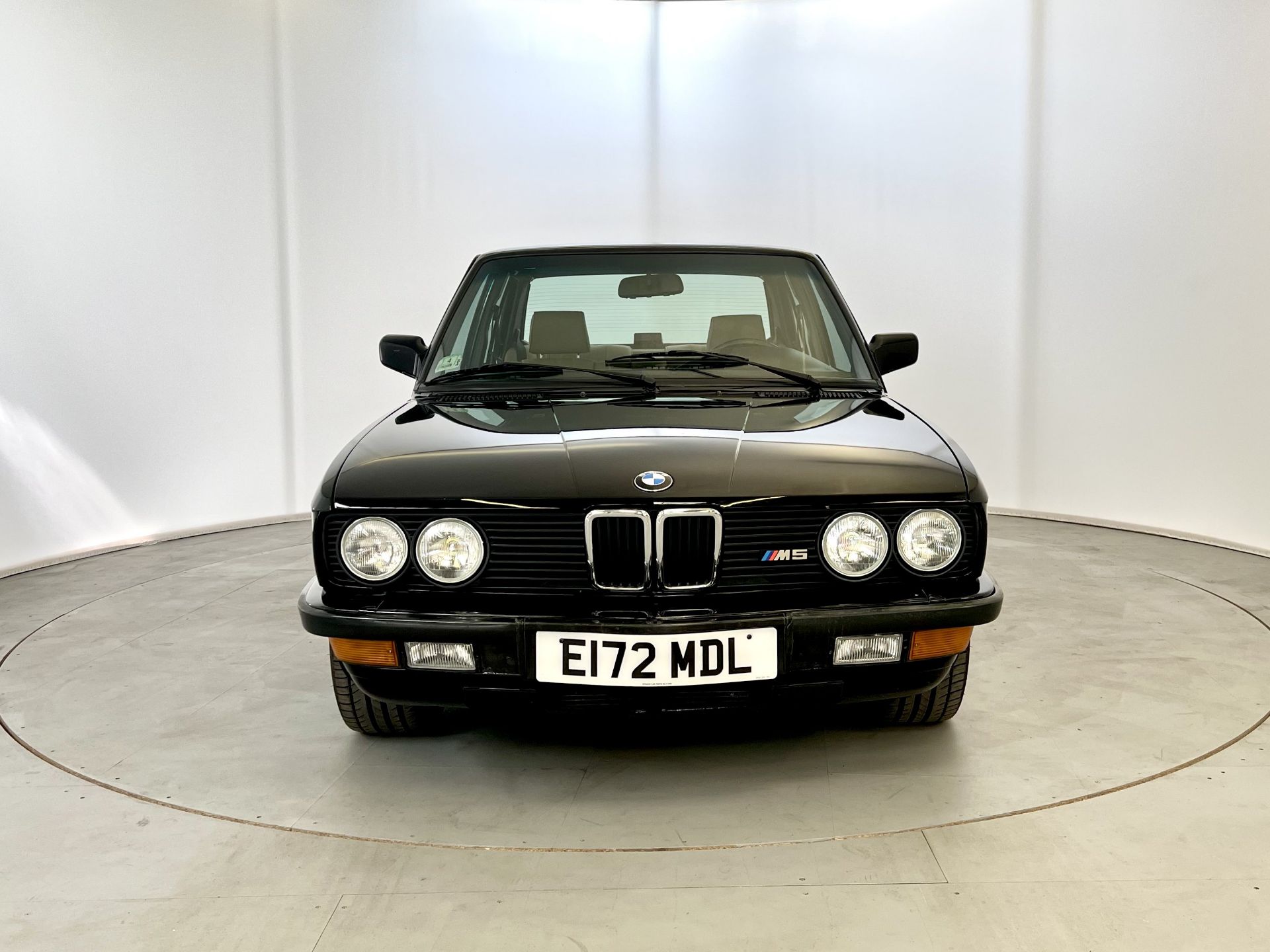 BMW M5 - Image 2 of 41
