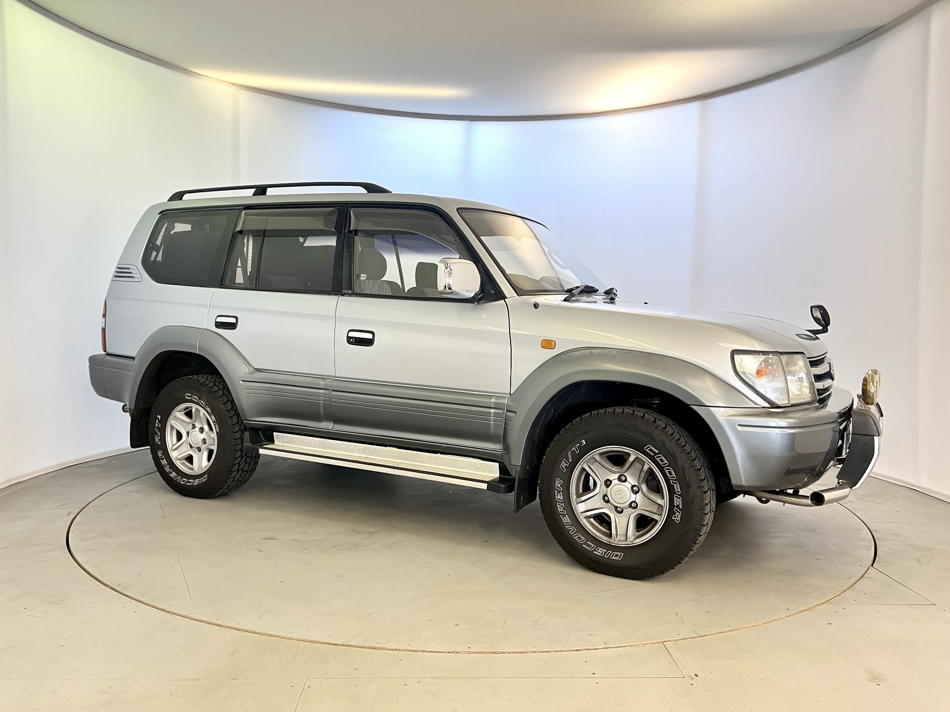 Toyota Landcruiser - Image 12 of 34