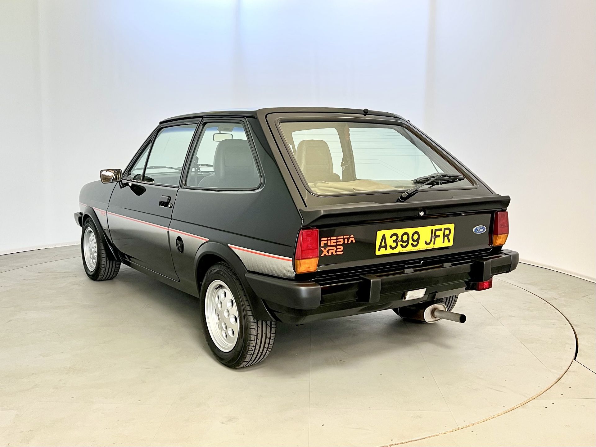Ford Fiesta XR2 - Image 7 of 33