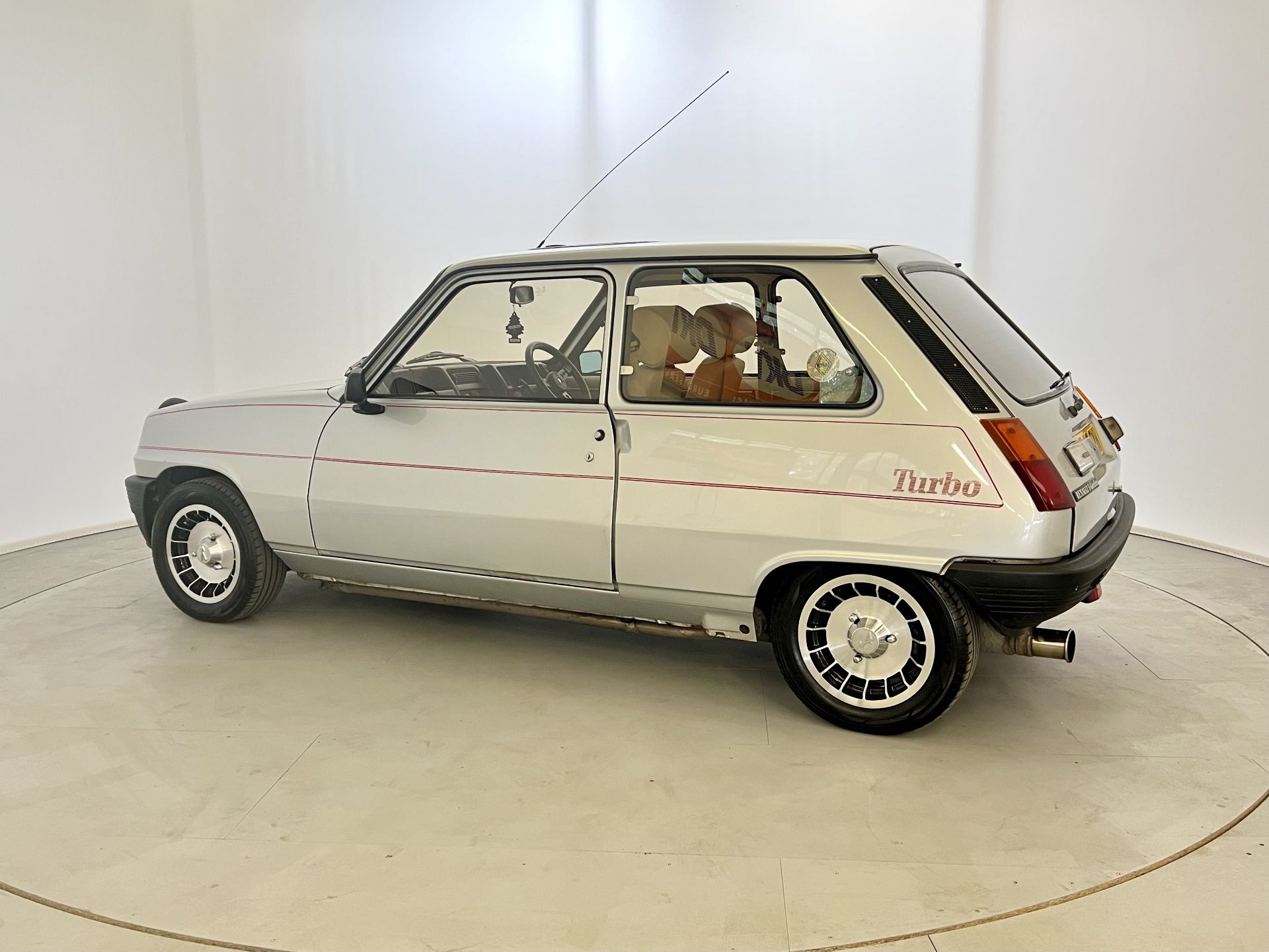 Renault 5 Gordini Turbo - Image 6 of 29