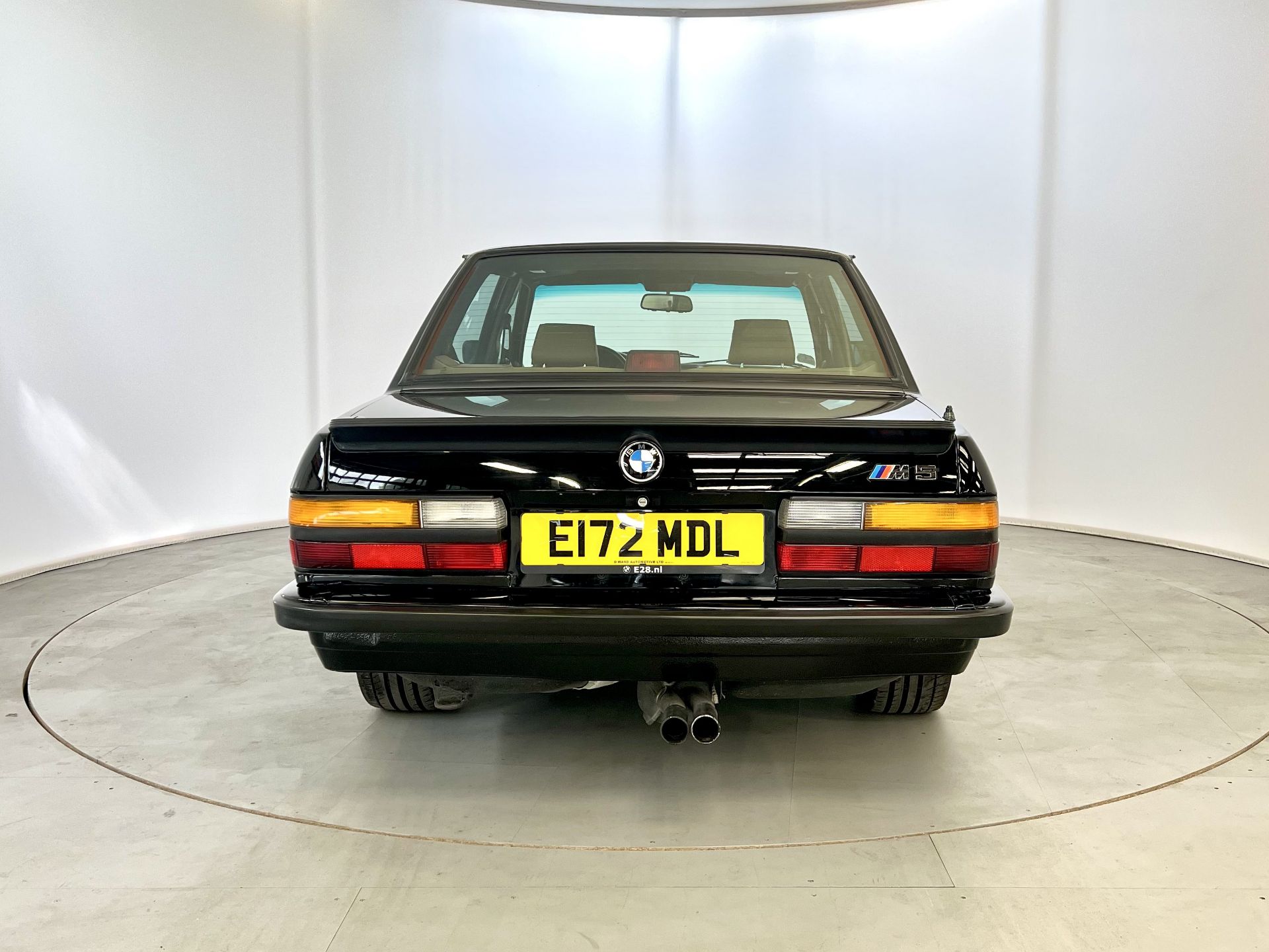BMW M5 - Image 8 of 41