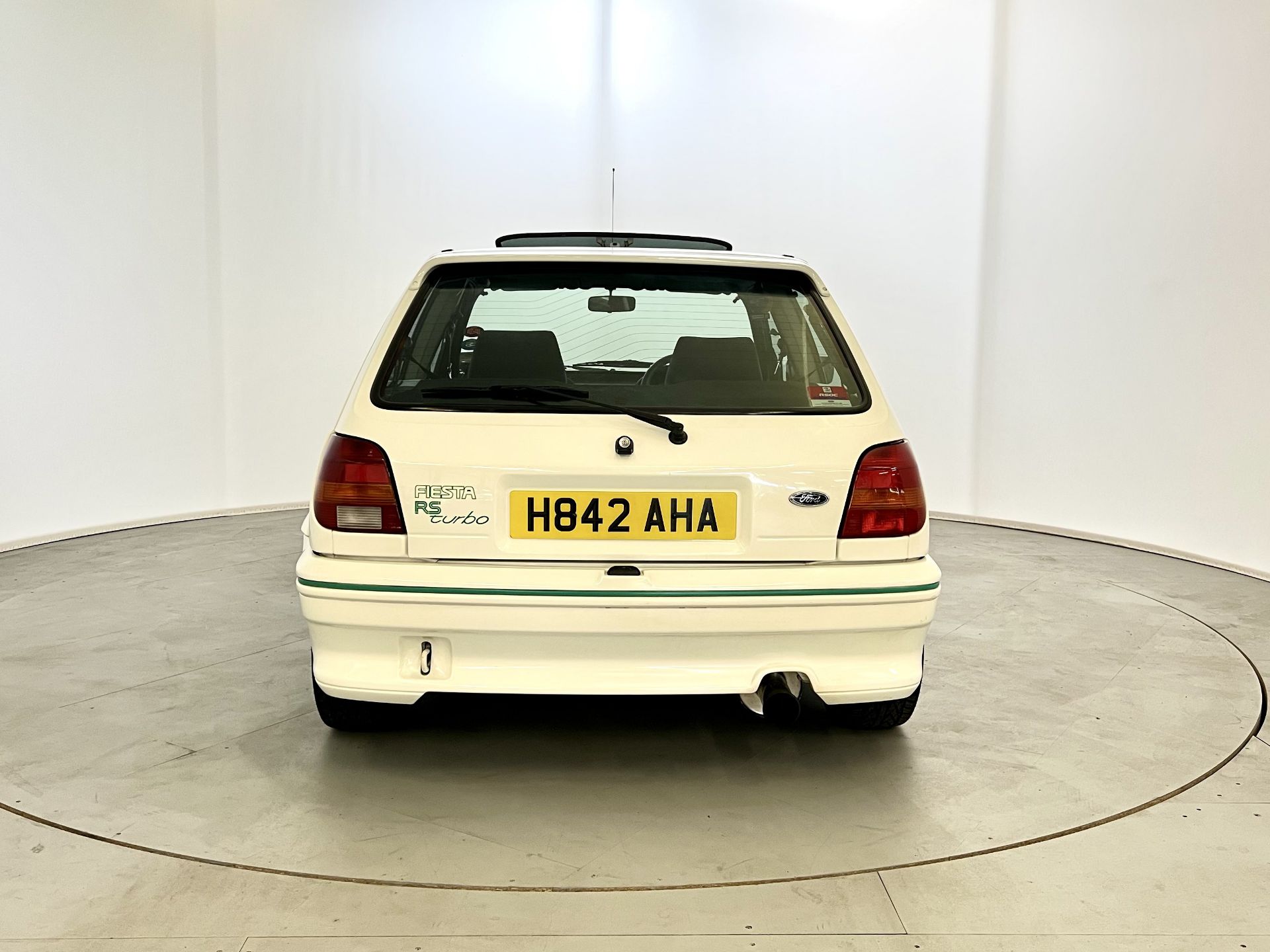 Ford Fiesta RS Turbo - Image 8 of 26