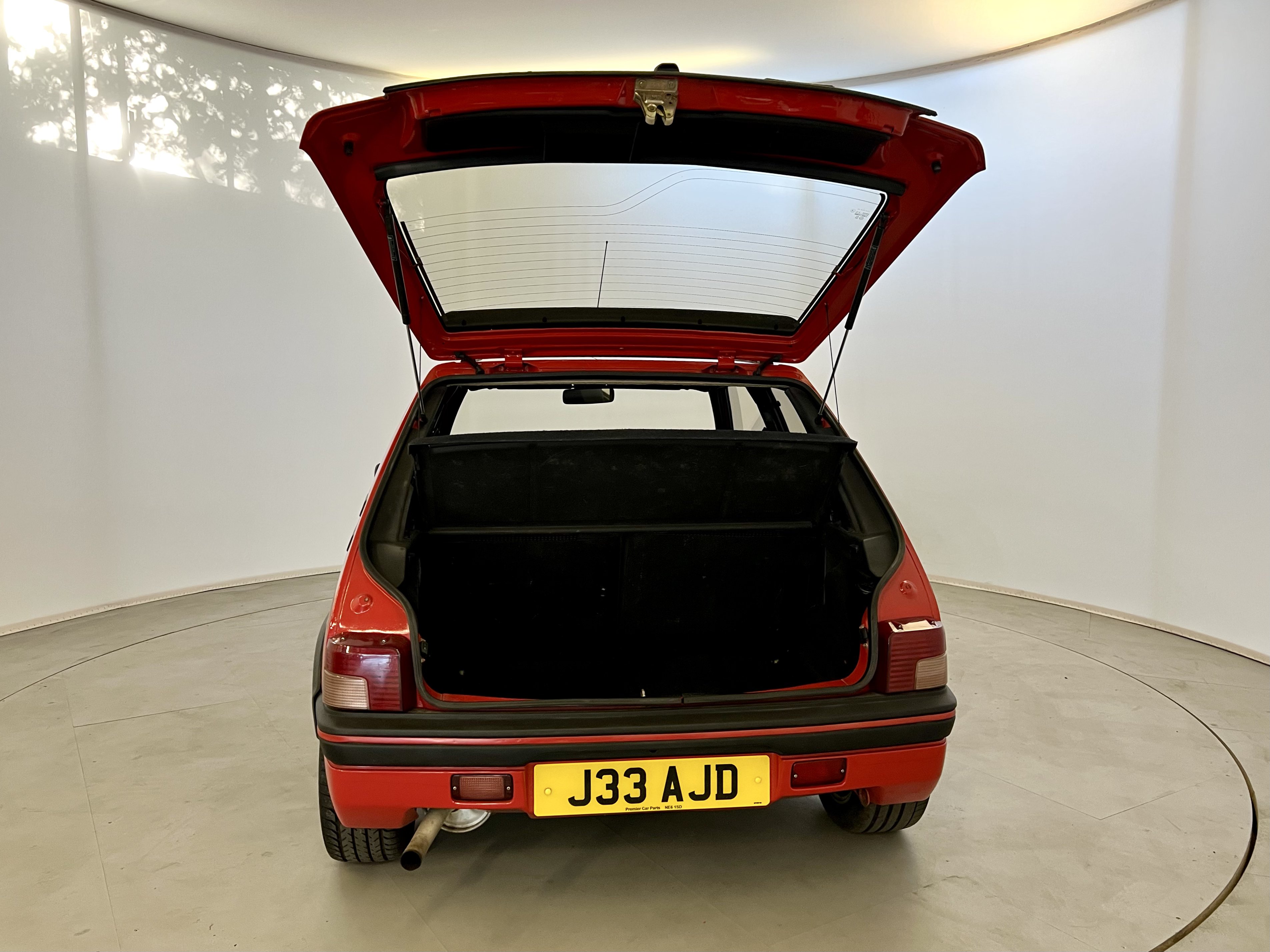 Peugeot 205 GTI 1.9 - Image 27 of 30