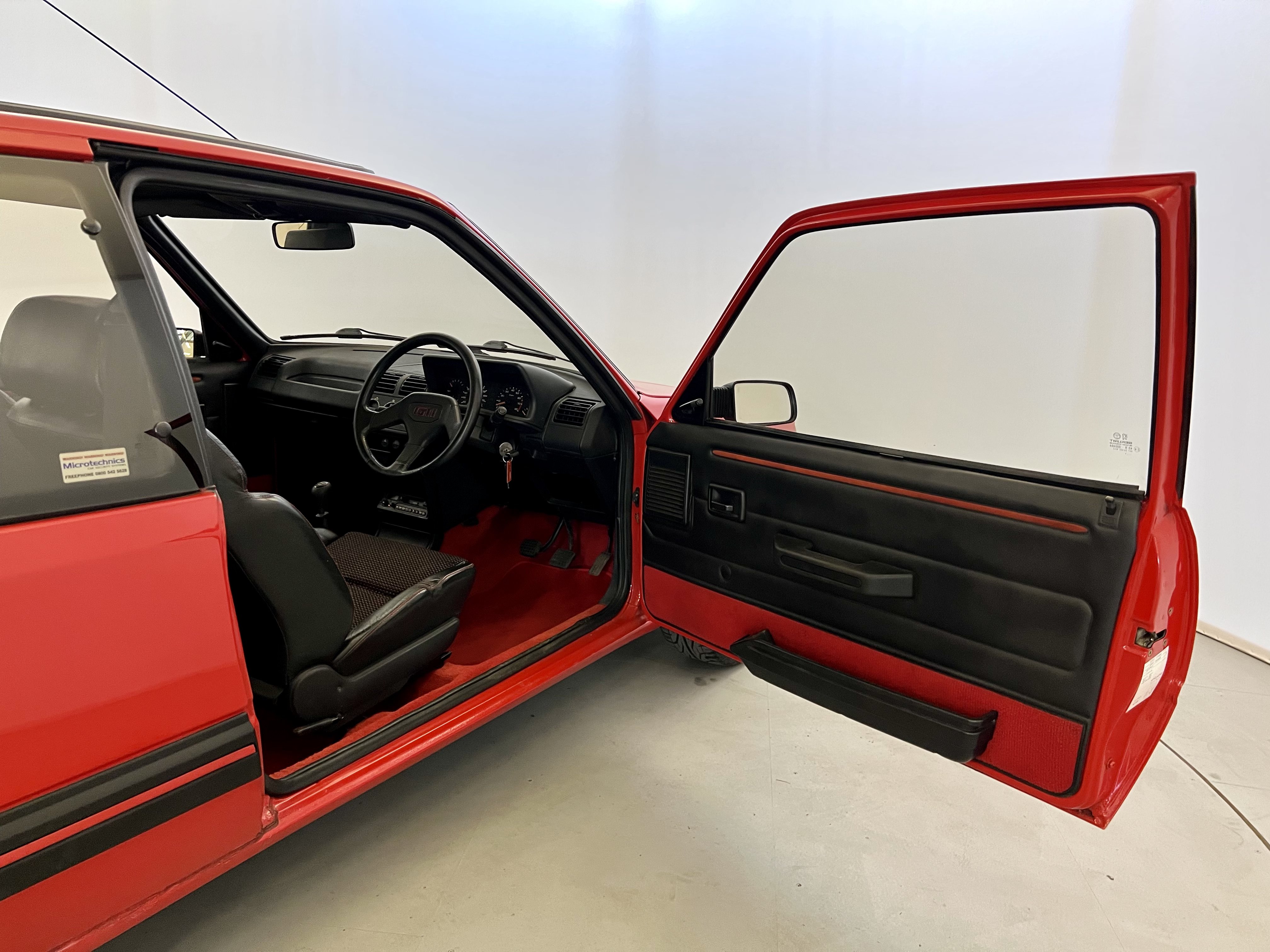 Peugeot 205 GTI 1.9 - Image 17 of 30