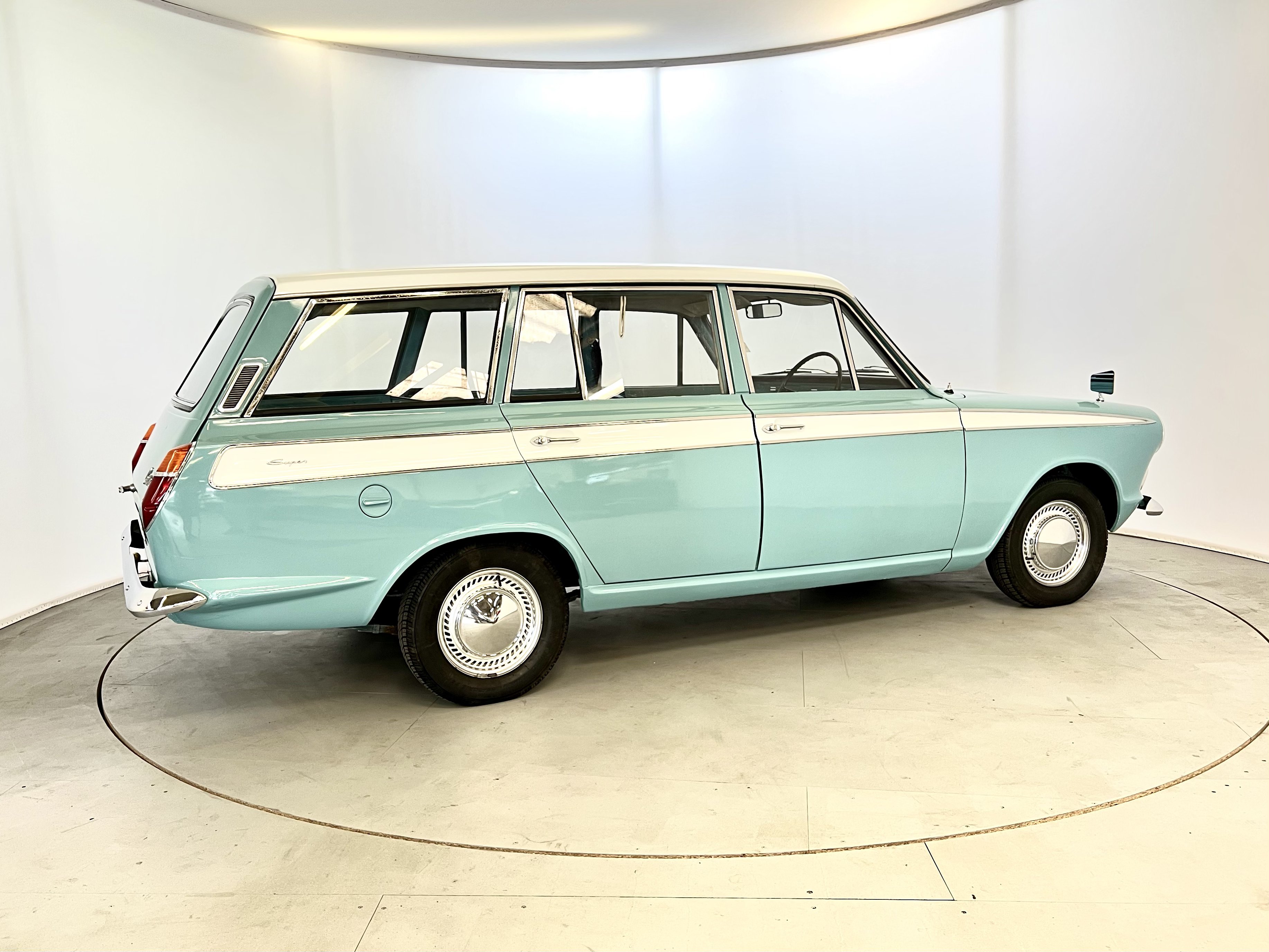 Ford Cortina Super Estate - Image 10 of 35