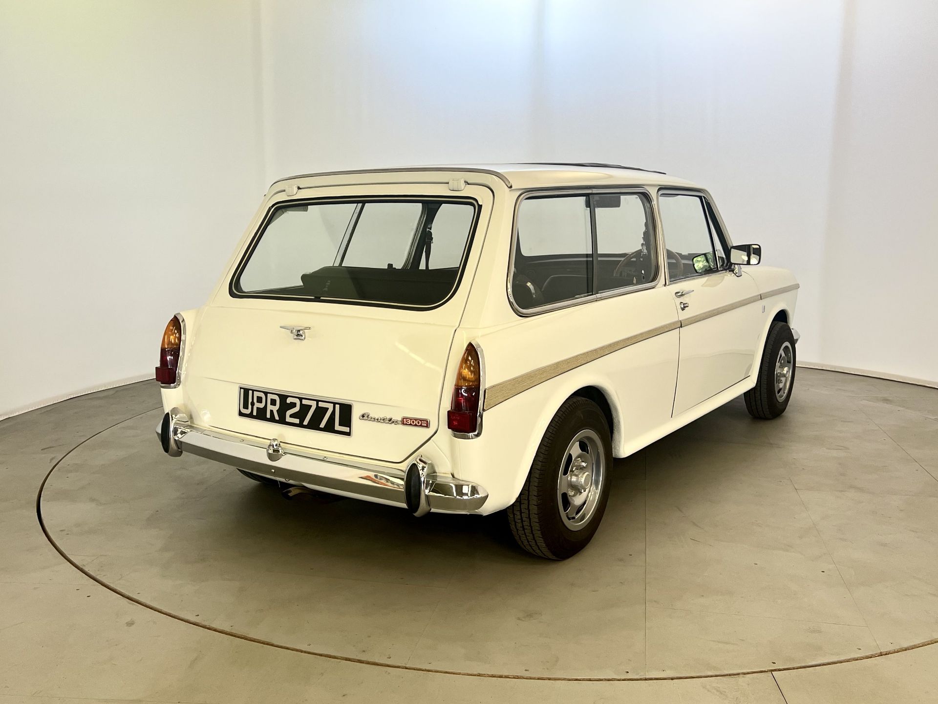 Austin 1300 MK3 Traveller - Image 9 of 30