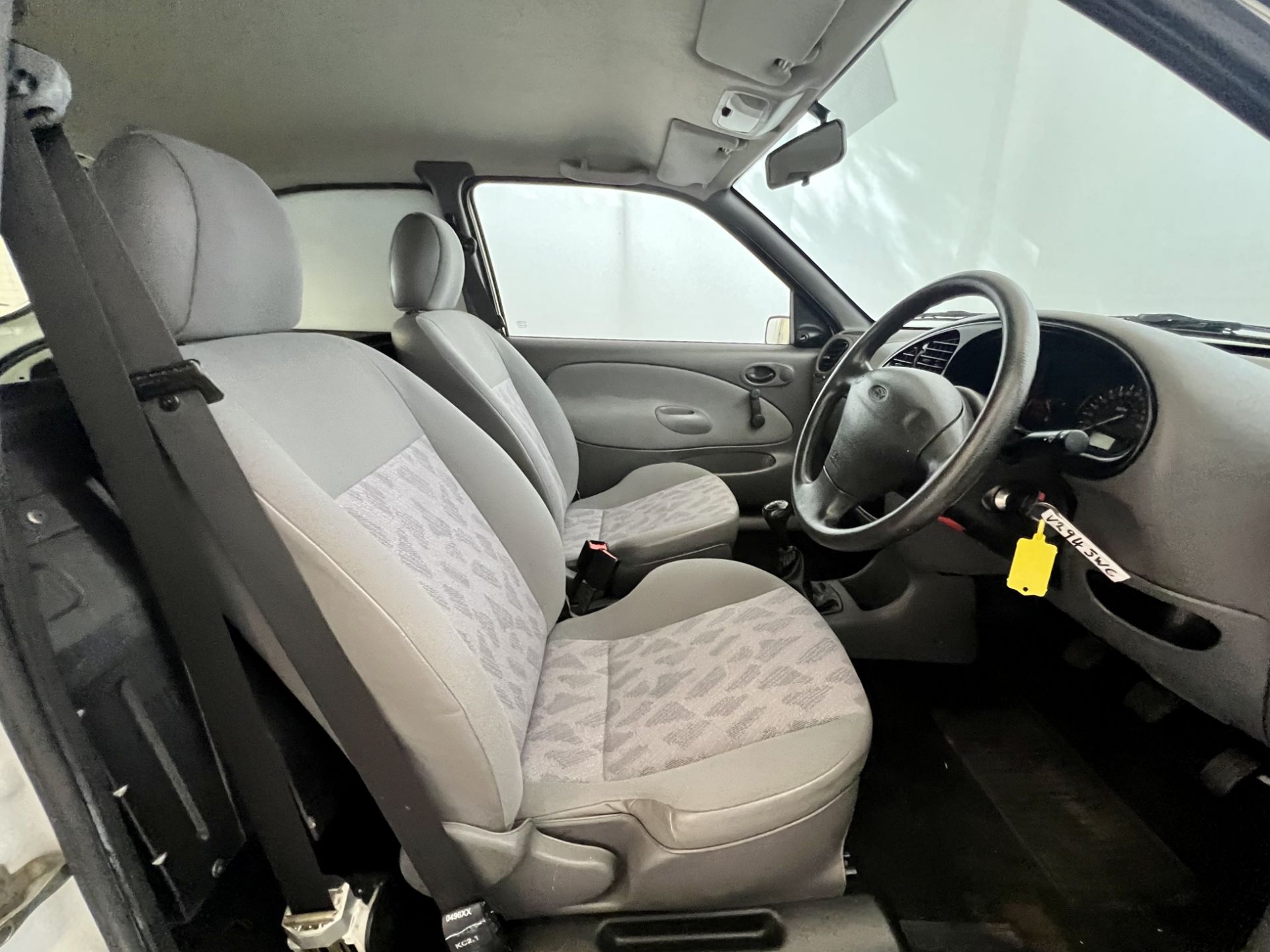 Ford Fiesta Van - Image 18 of 29