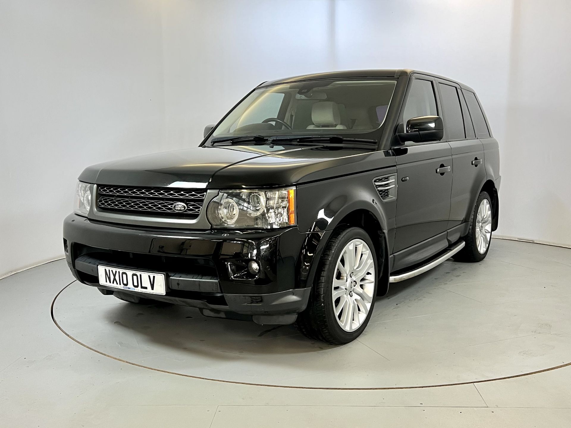 Range Rover Sport HSE 3.0 - Image 3 of 36