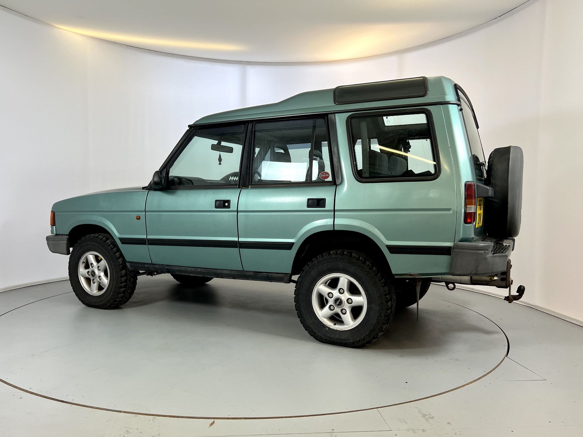 Land Rover Discovery - Image 6 of 34