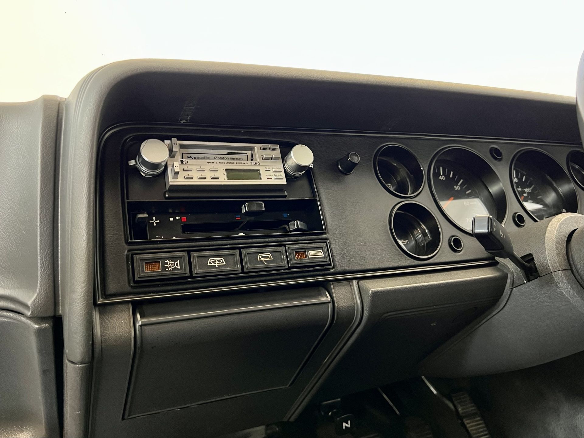 Ford Capri 2.0 Laser - Image 25 of 31