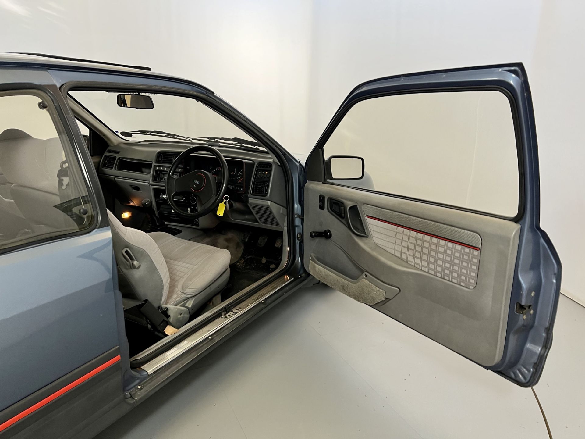 Ford Sierra XR4i - Image 17 of 29