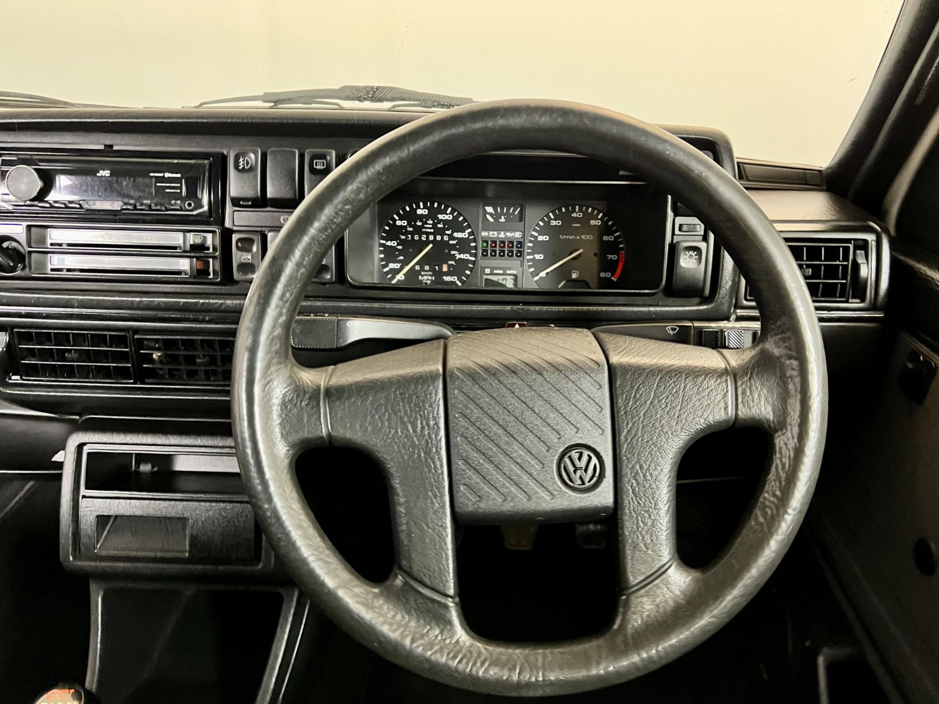 Volkswagen Golf GTI 16V - Image 25 of 28