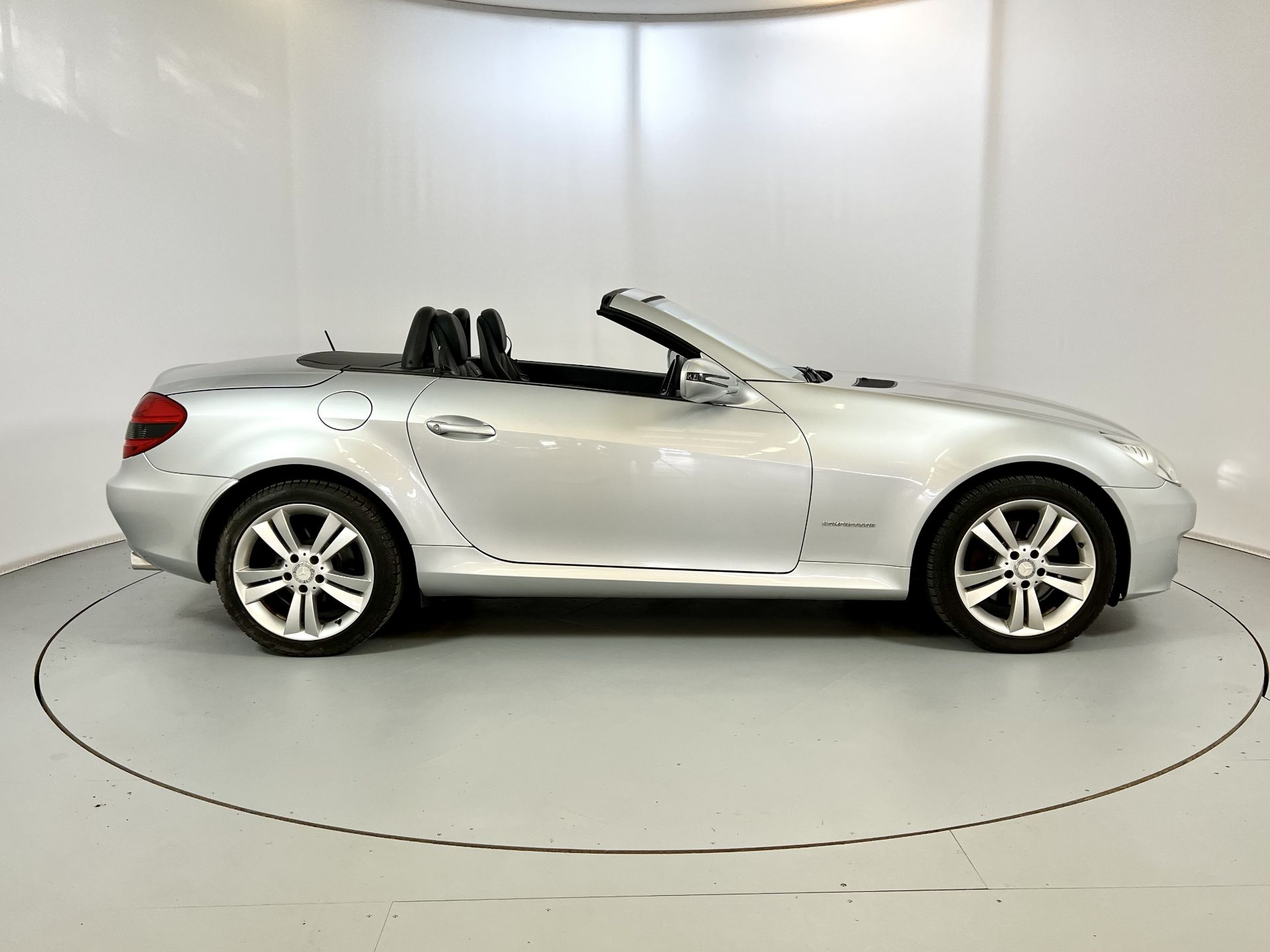 Mercedes-Benz SLK200 - Image 11 of 30