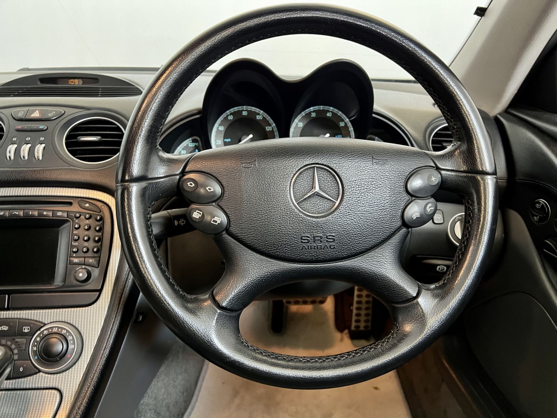 Mercedes-Benz SL500 - Image 24 of 28