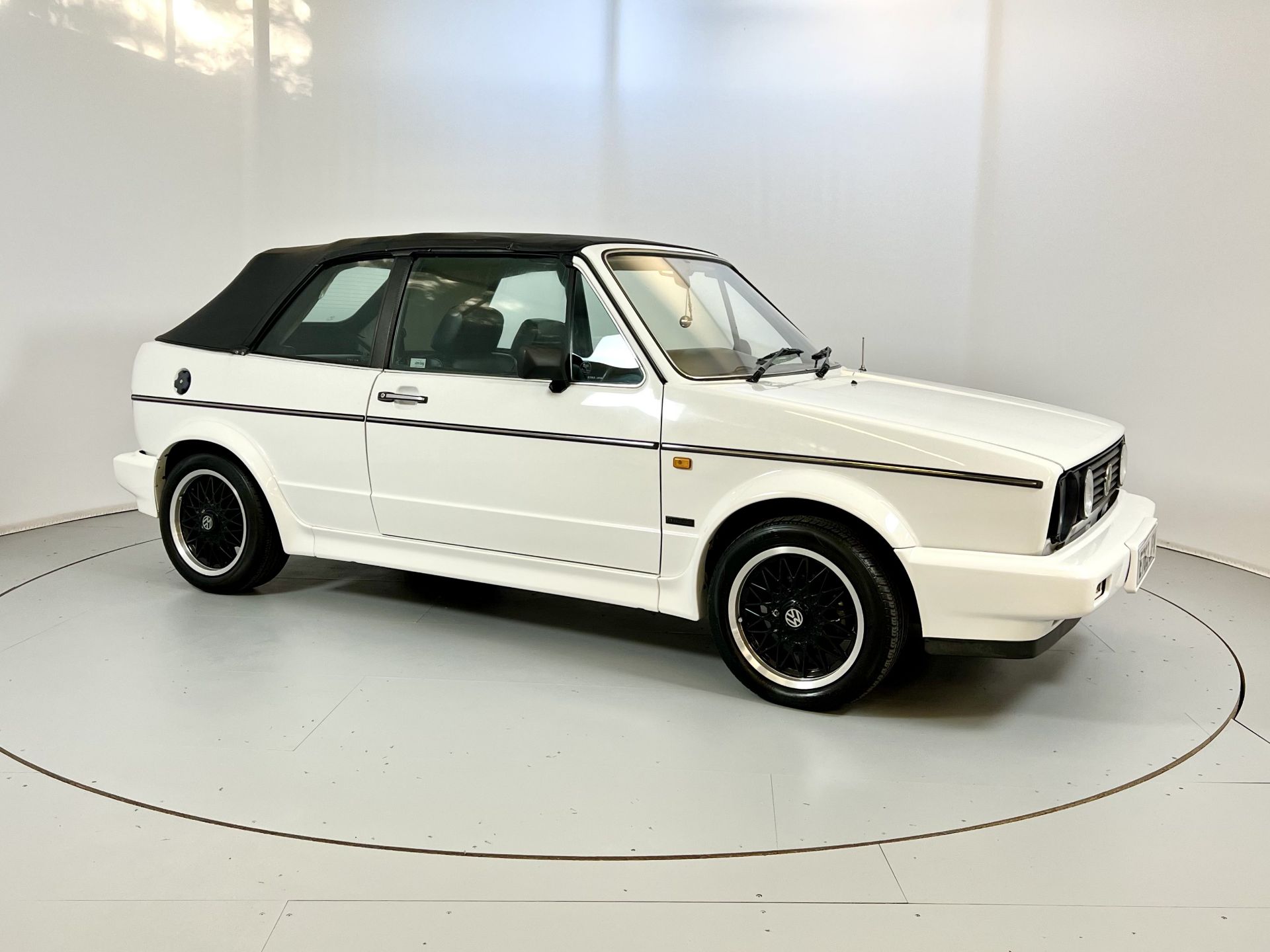 Volkswagen Golf Cabriolet - Image 12 of 31