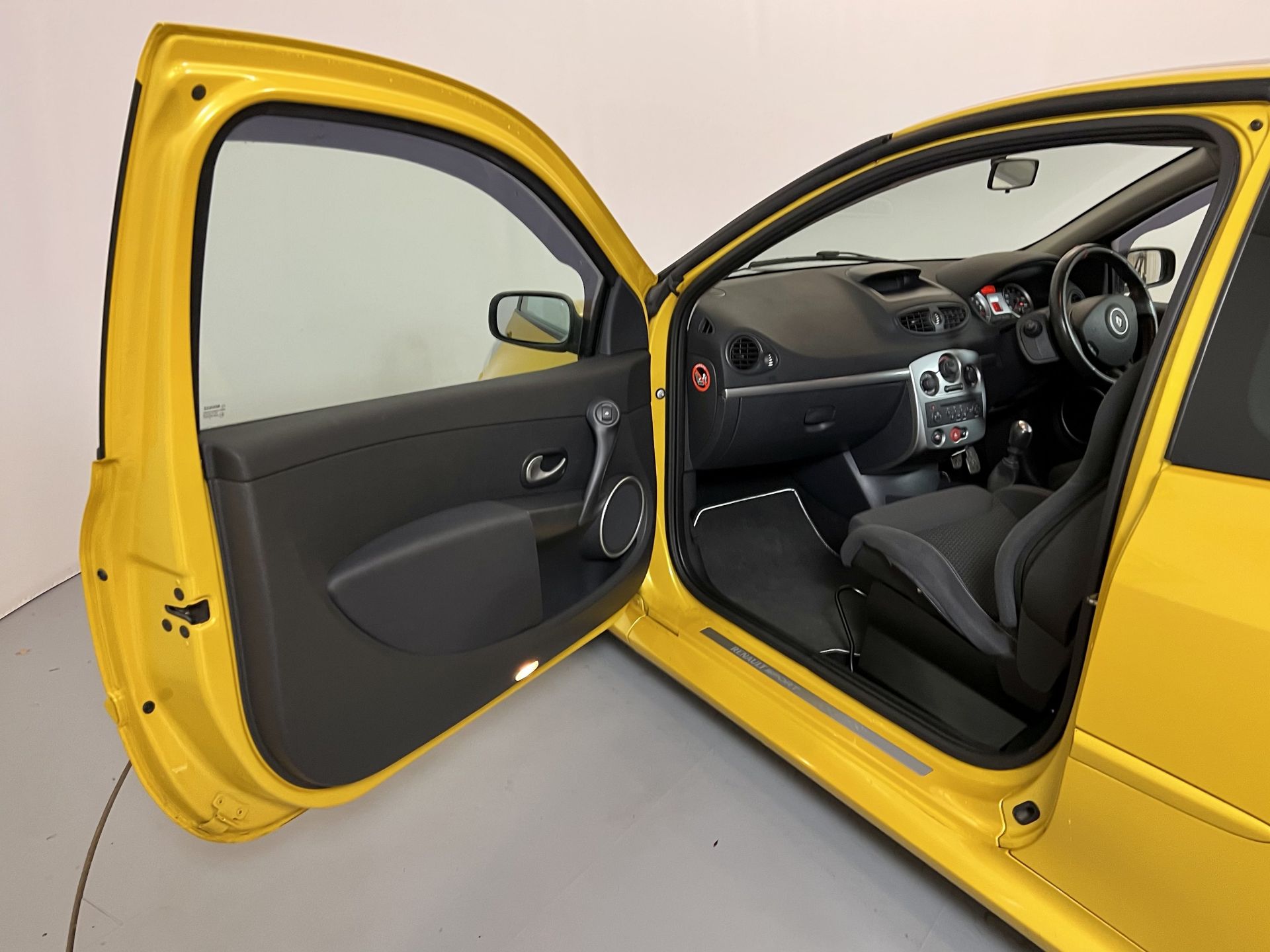 Renault Clio 197 F1 - Bild 22 aus 30