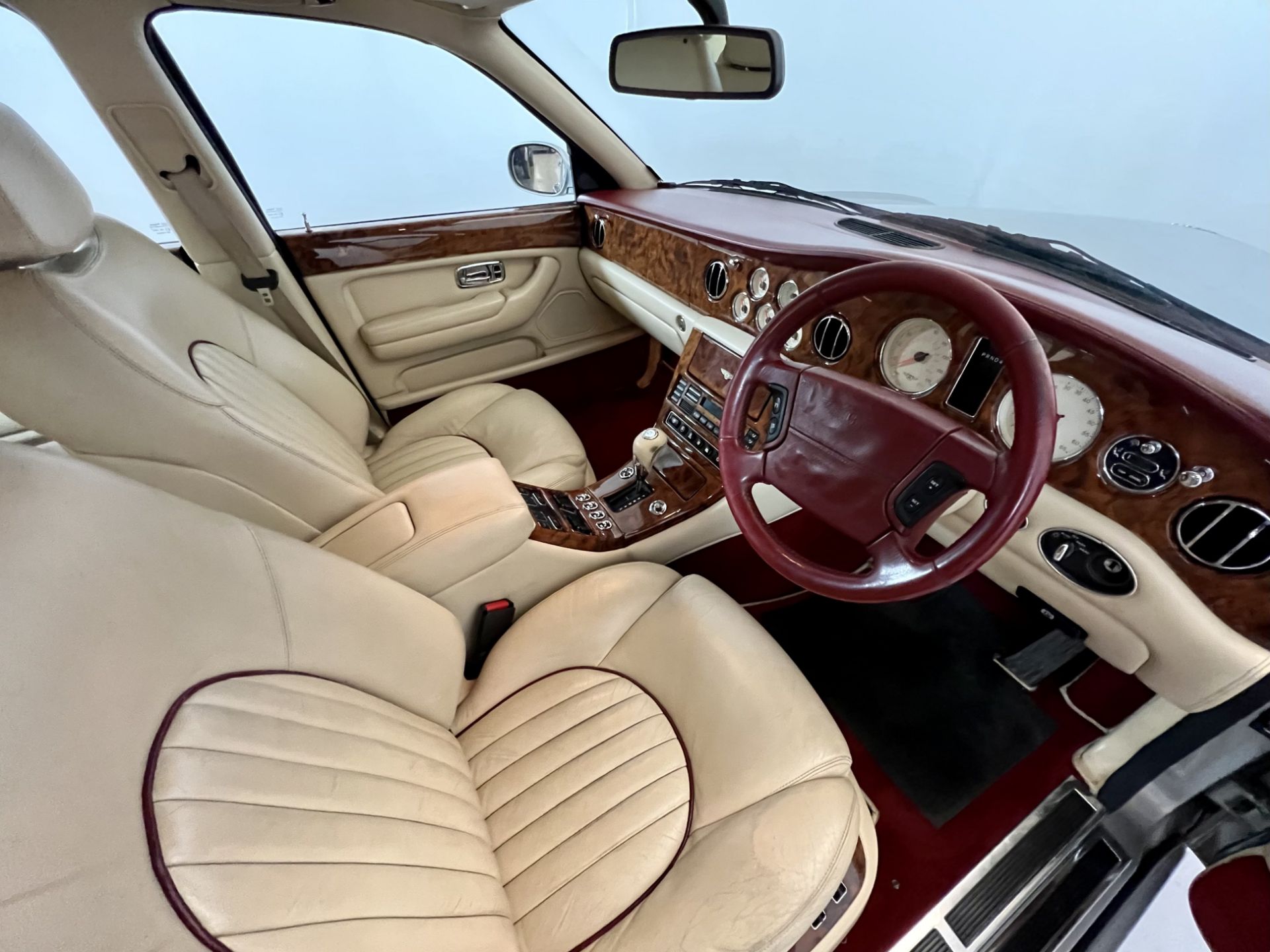 Bentley Arnage - Image 17 of 34