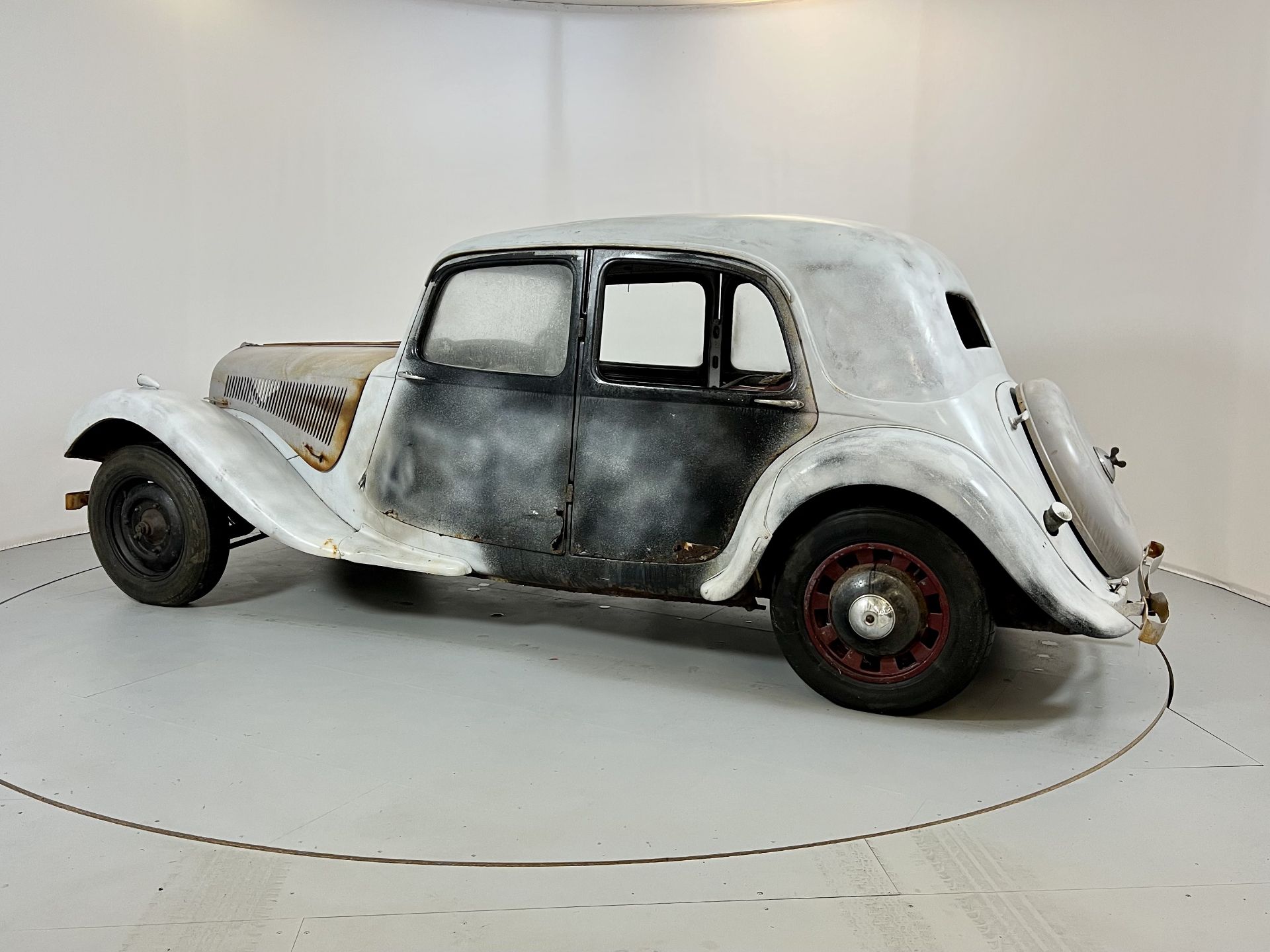 Citroen Traction Avant - Image 6 of 18