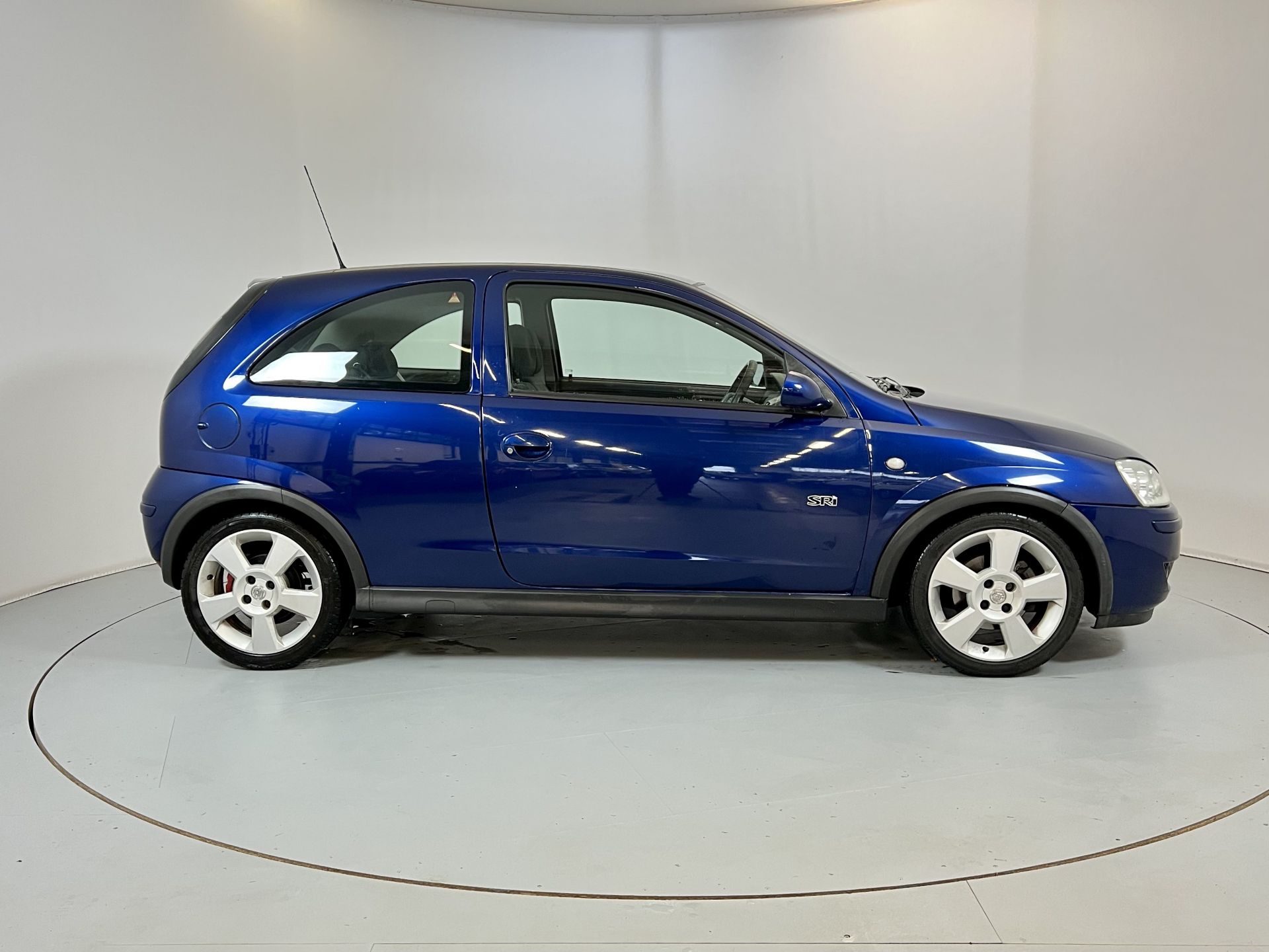 Vauxhall Corsa 1.8 SRI - Image 11 of 28