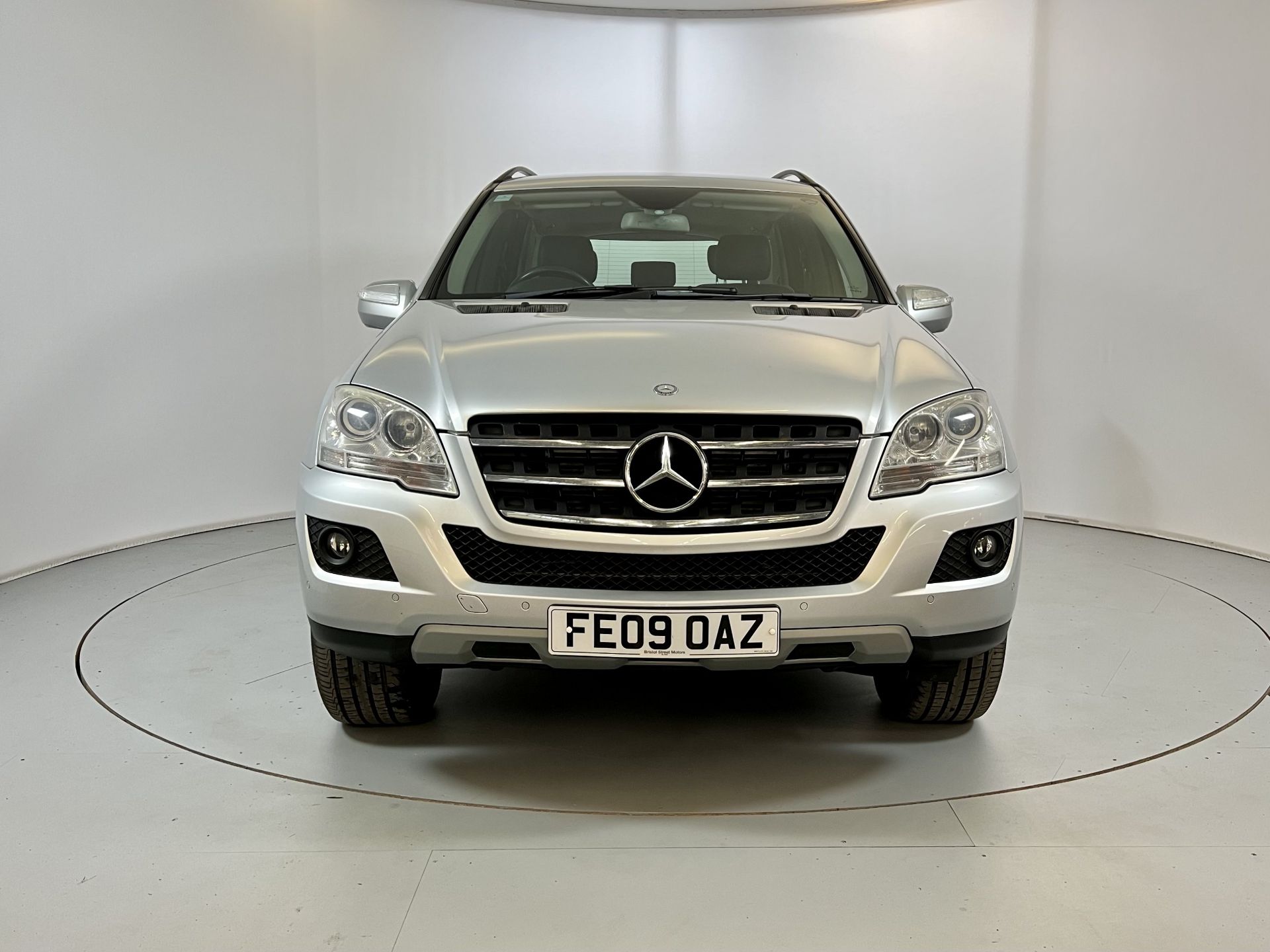 Mercedes-Benz ML280 - Image 2 of 34