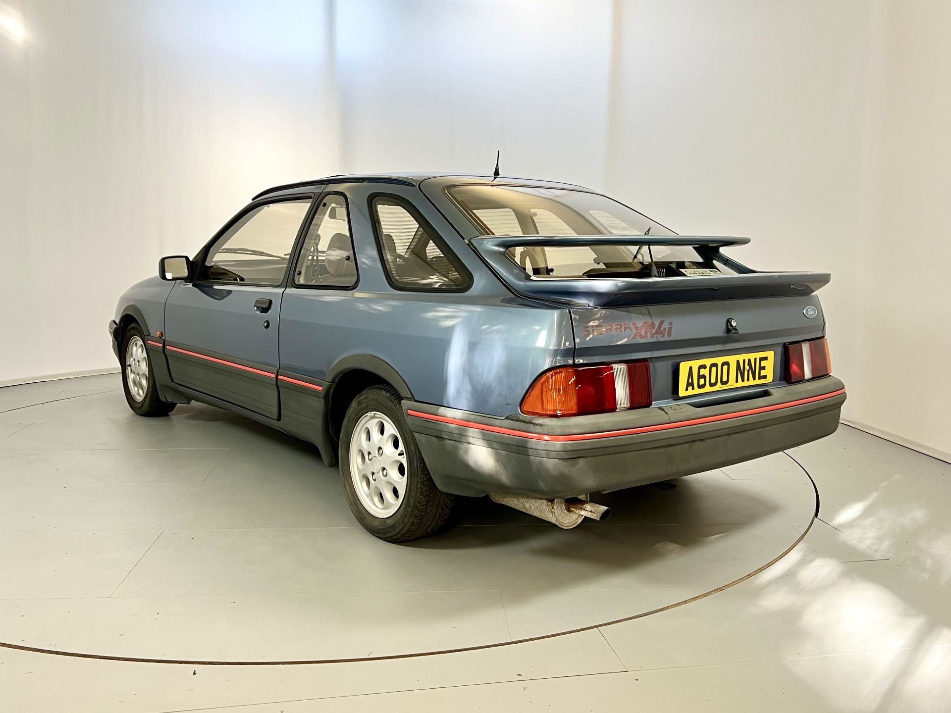 Ford Sierra XR4i - Image 7 of 29