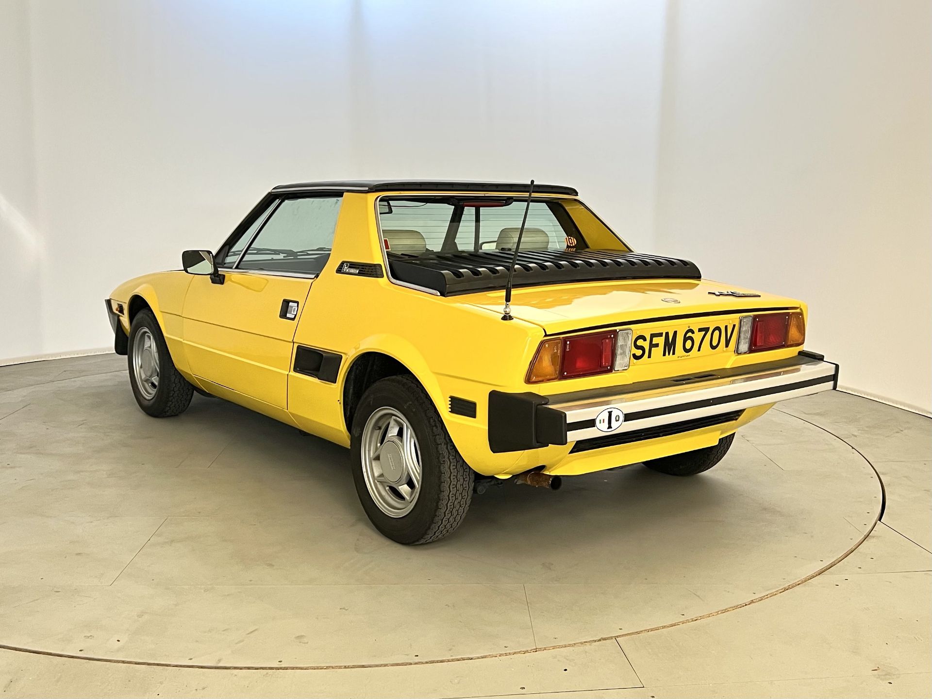 Fiat X1/9 - Image 7 of 31