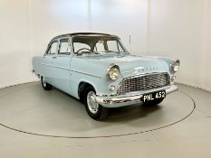 Ford Consul Deluxe