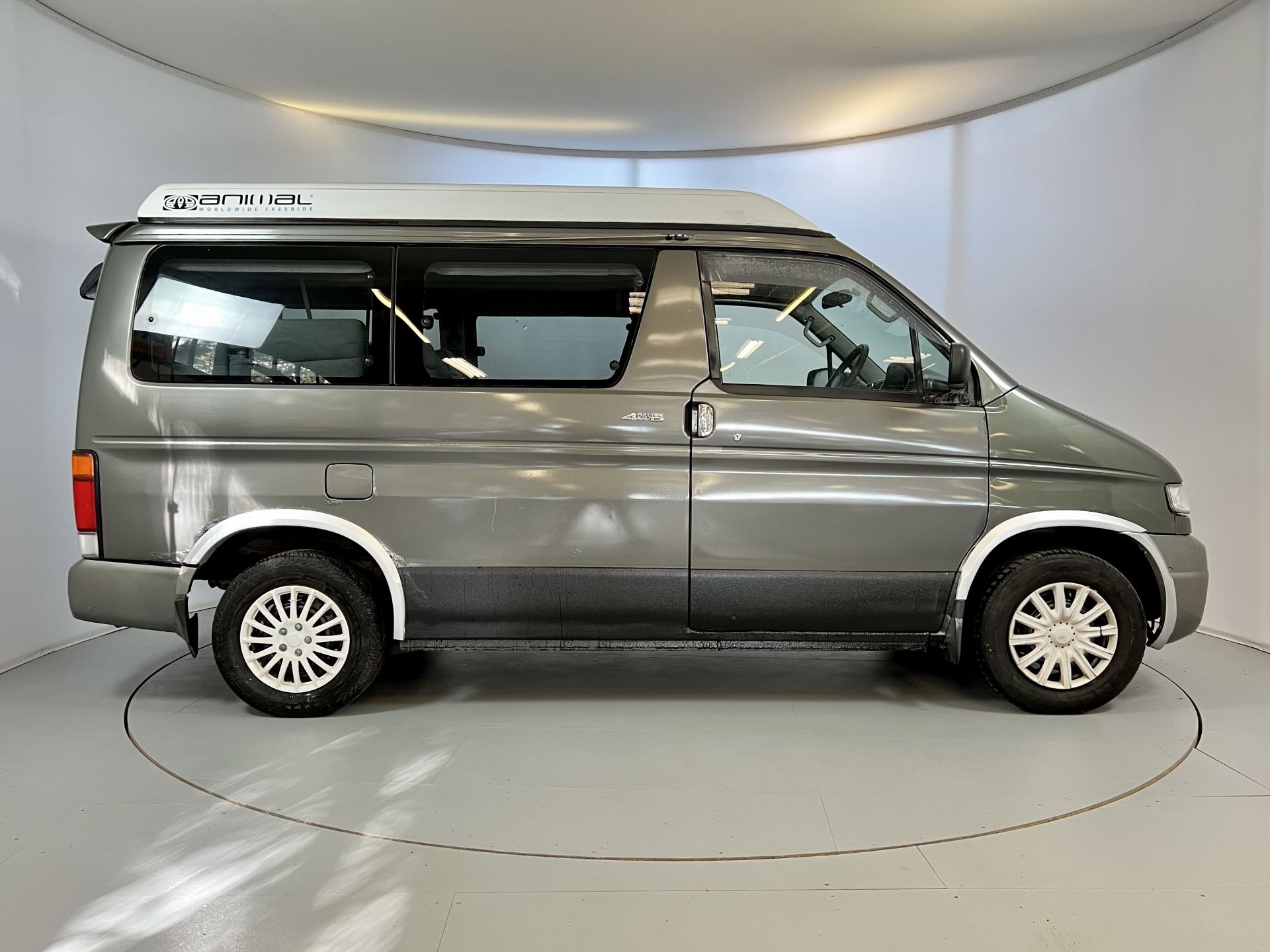 Mazda Bongo 4X4 - Image 11 of 28