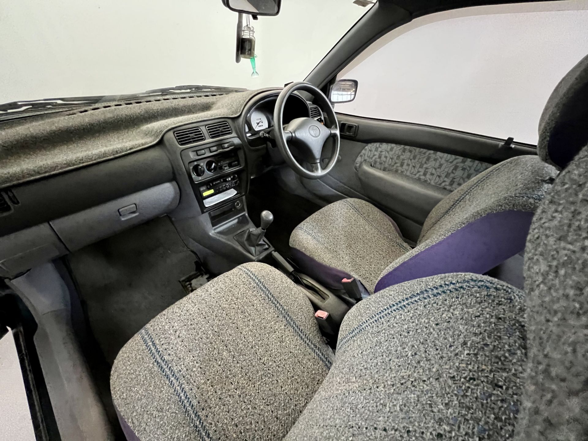 Toyota Starlet - Image 23 of 27