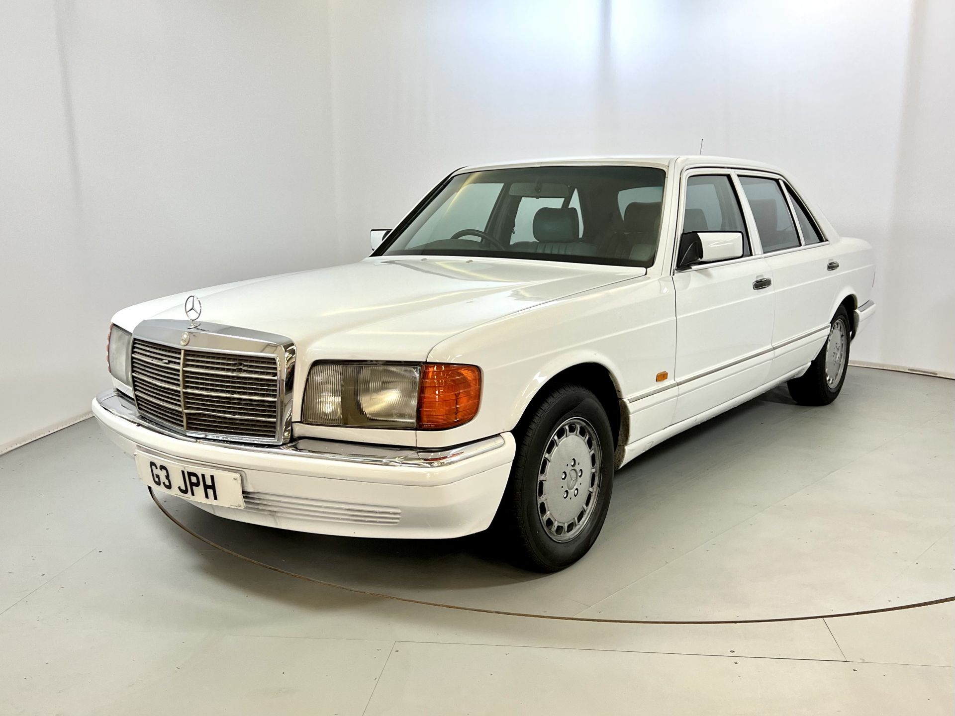 Mercedes 300SEL - Image 3 of 34