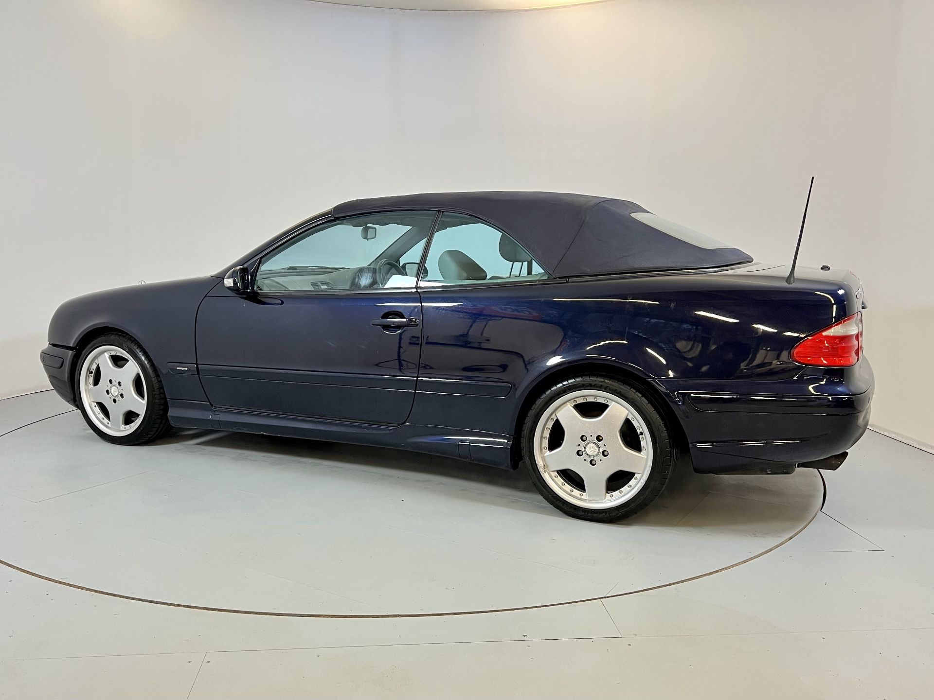 Mercedes-Benz CLK430 Cabriolet - Image 6 of 28