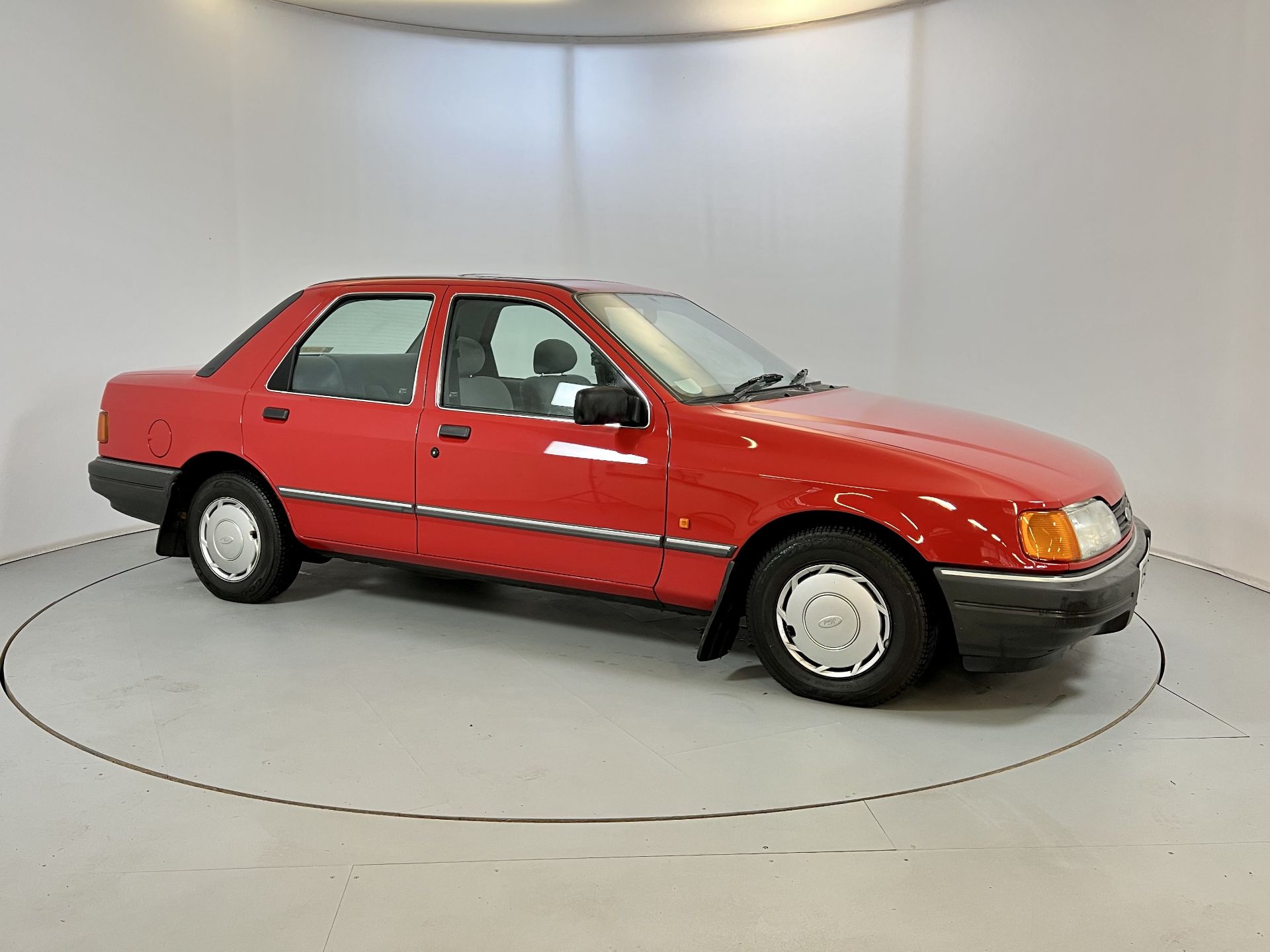 Ford Sierra Sapphire - Image 12 of 34