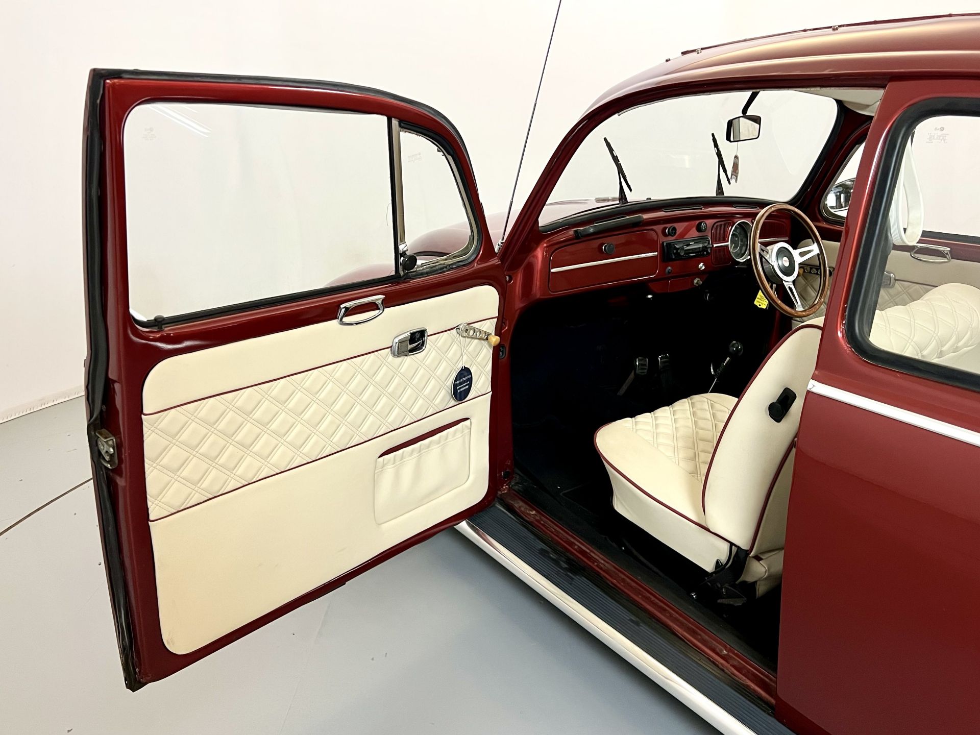 Volkswagen Beetle - Image 21 of 29