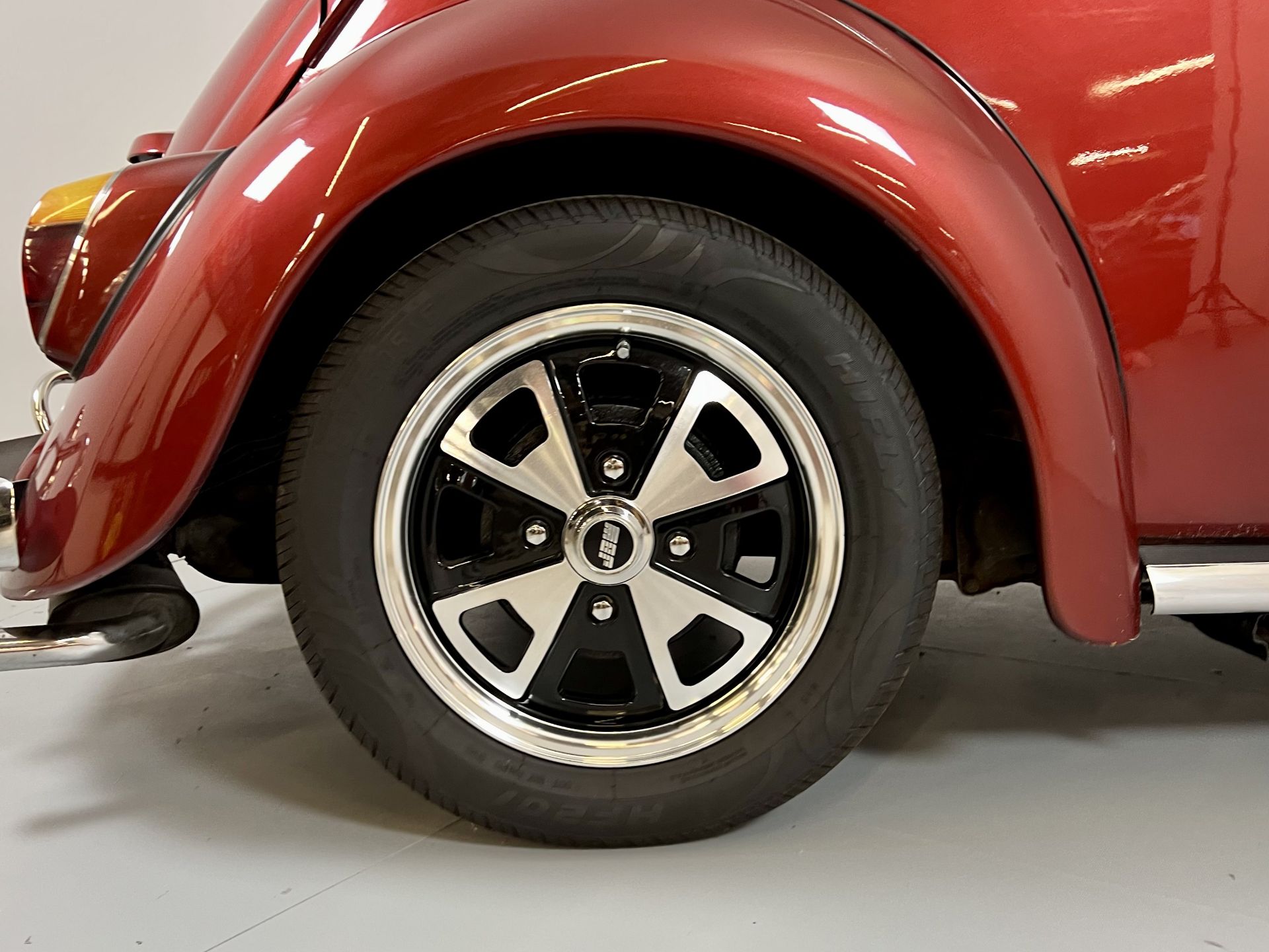 Volkswagen Beetle - Image 14 of 29