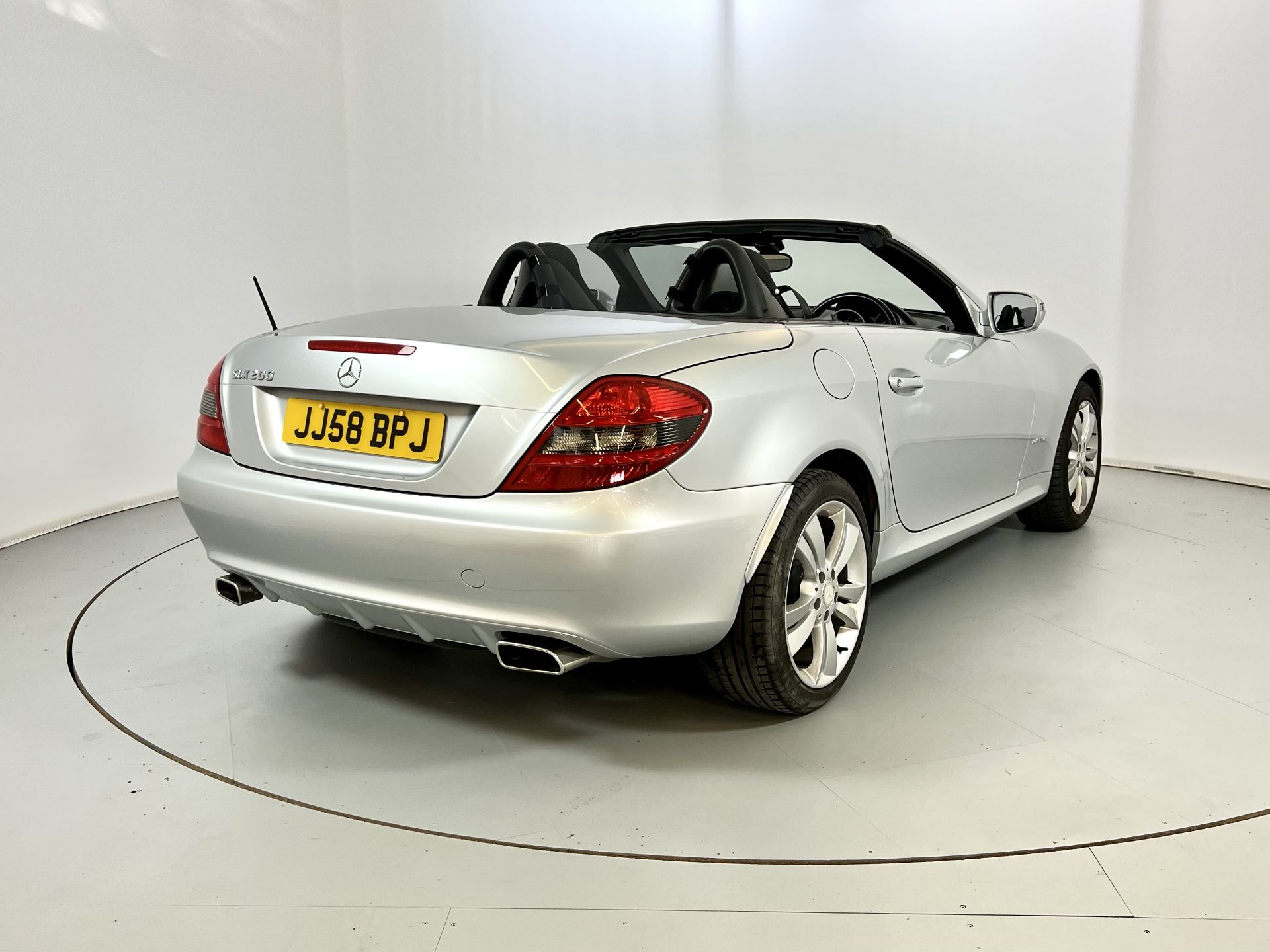 Mercedes-Benz SLK200 - Image 9 of 30