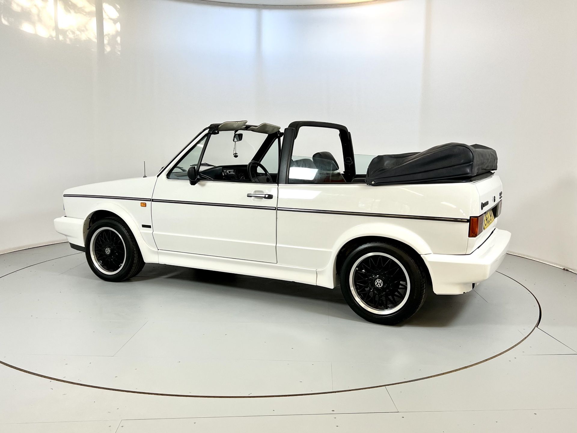 Volkswagen Golf Cabriolet - Image 15 of 31