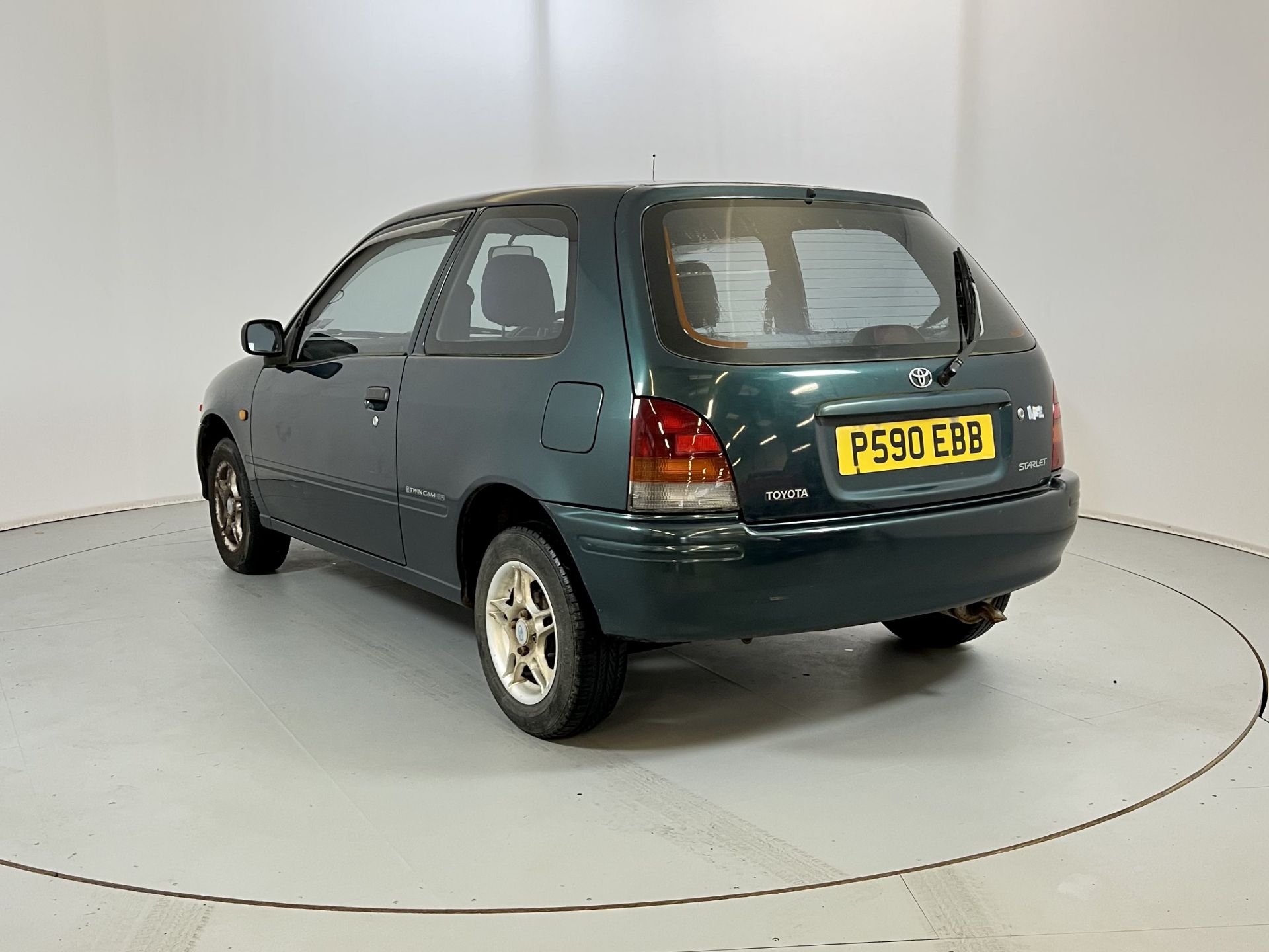 Toyota Starlet - Image 7 of 27