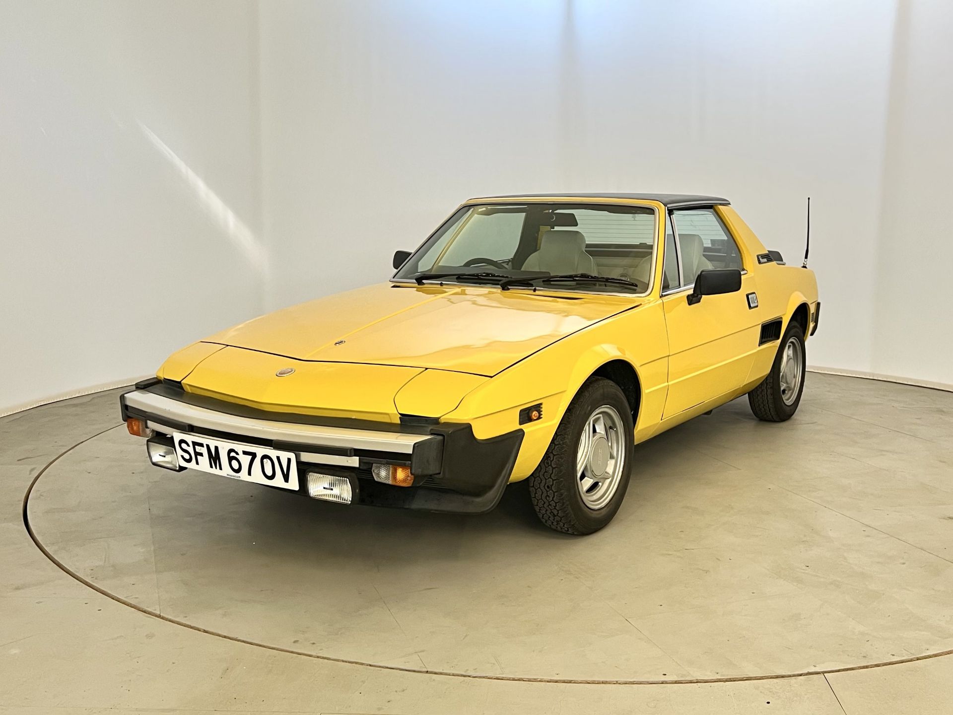 Fiat X1/9 - Image 3 of 31