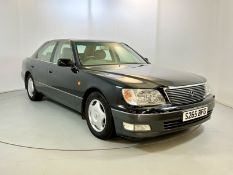 Lexus LS400