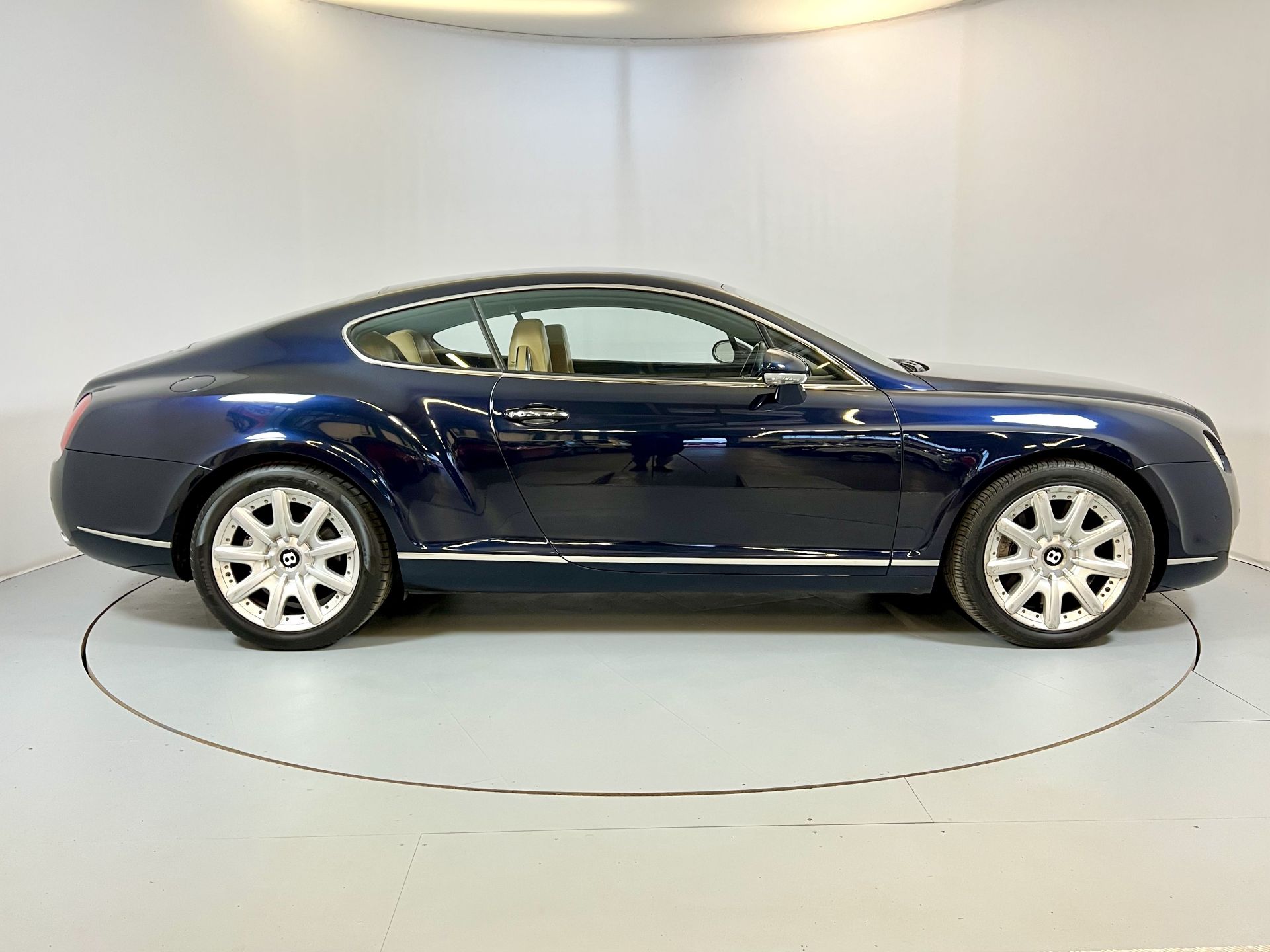 Bentley Continental GT - Image 11 of 29