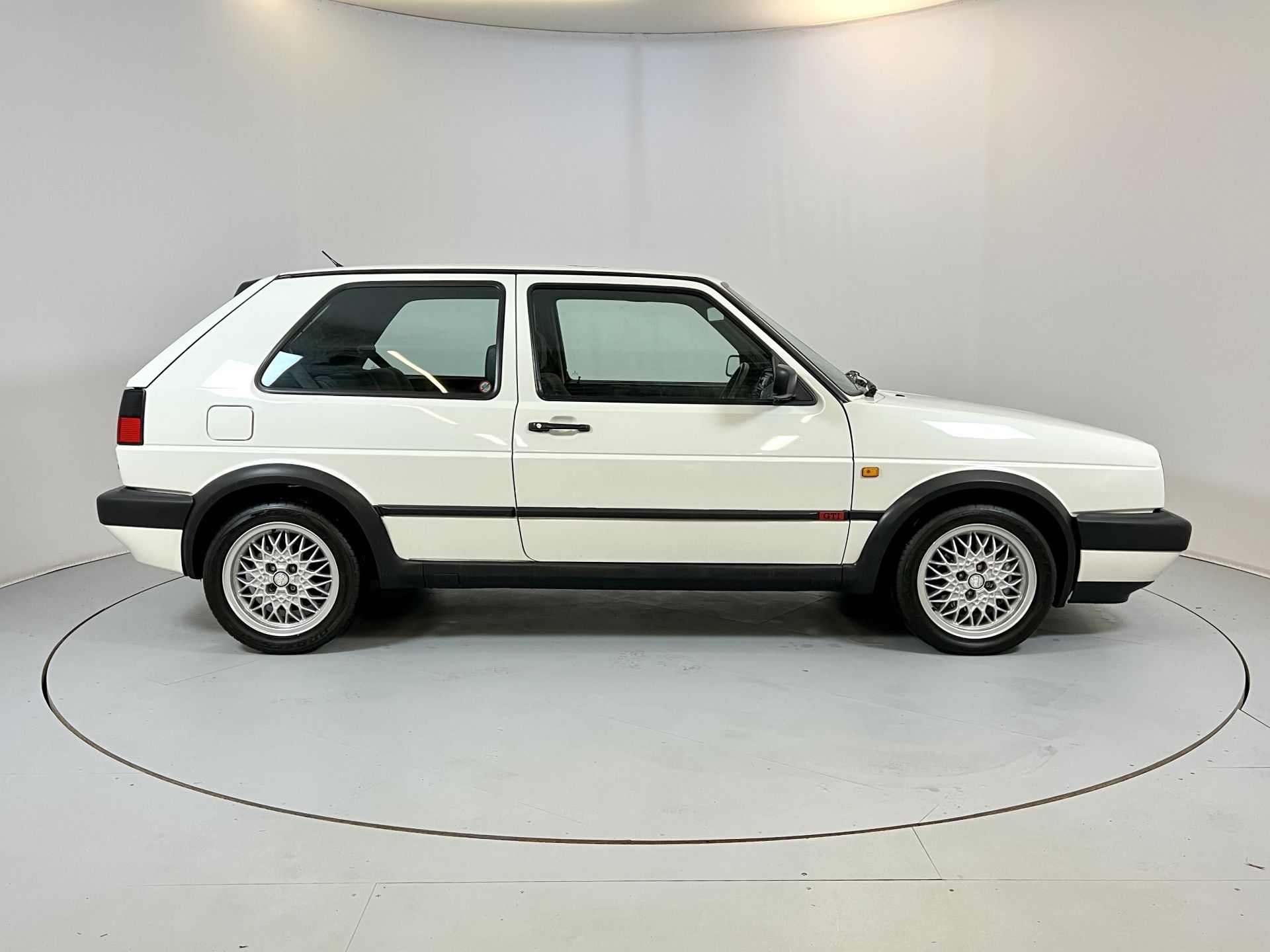 Volkswagen Golf GTI 16V - Image 11 of 28