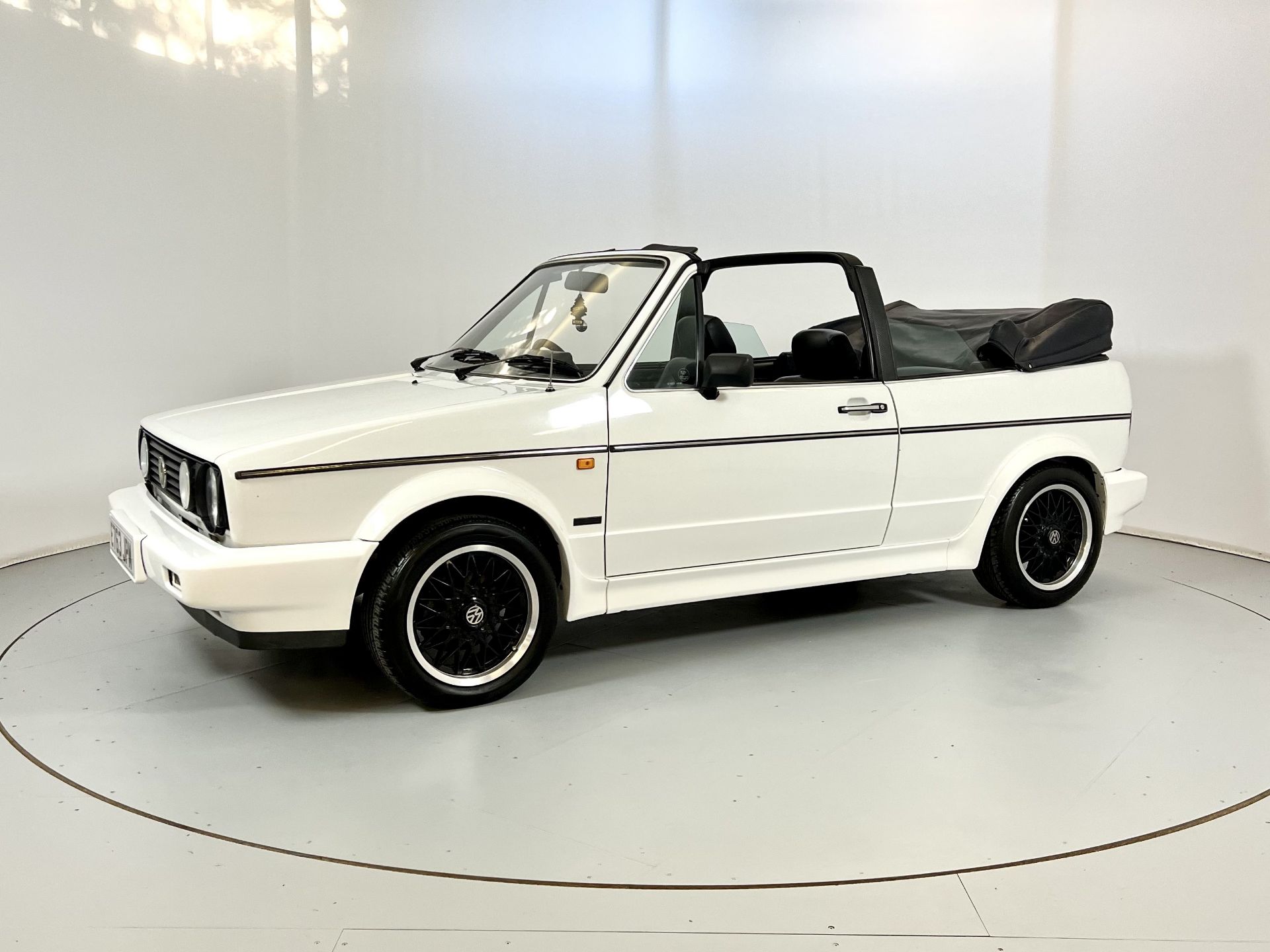 Volkswagen Golf Cabriolet - Image 14 of 31