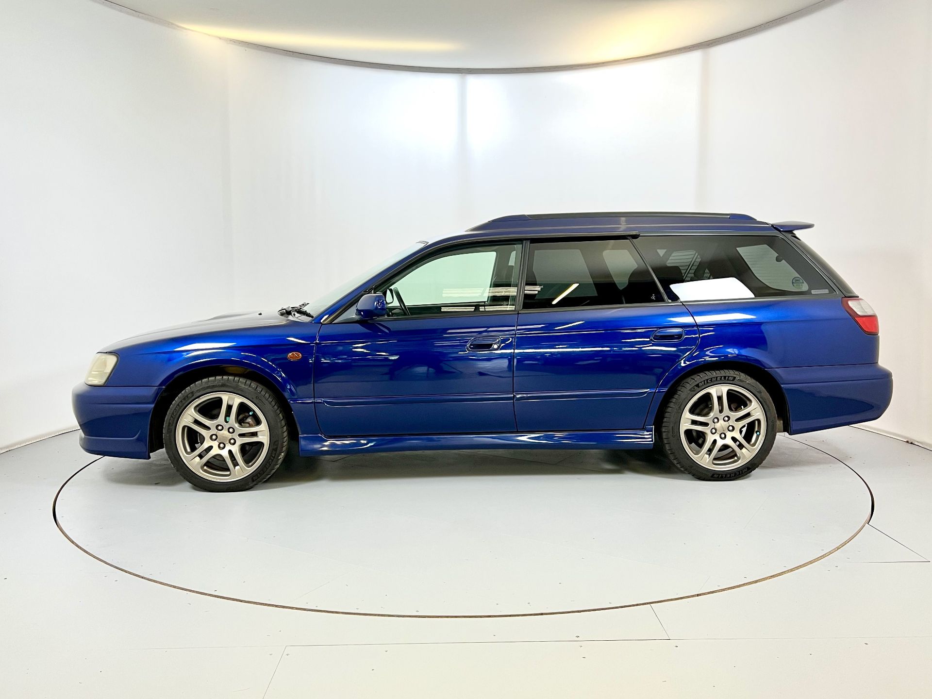 Subaru Legacy GTB E-Tune - Image 5 of 33