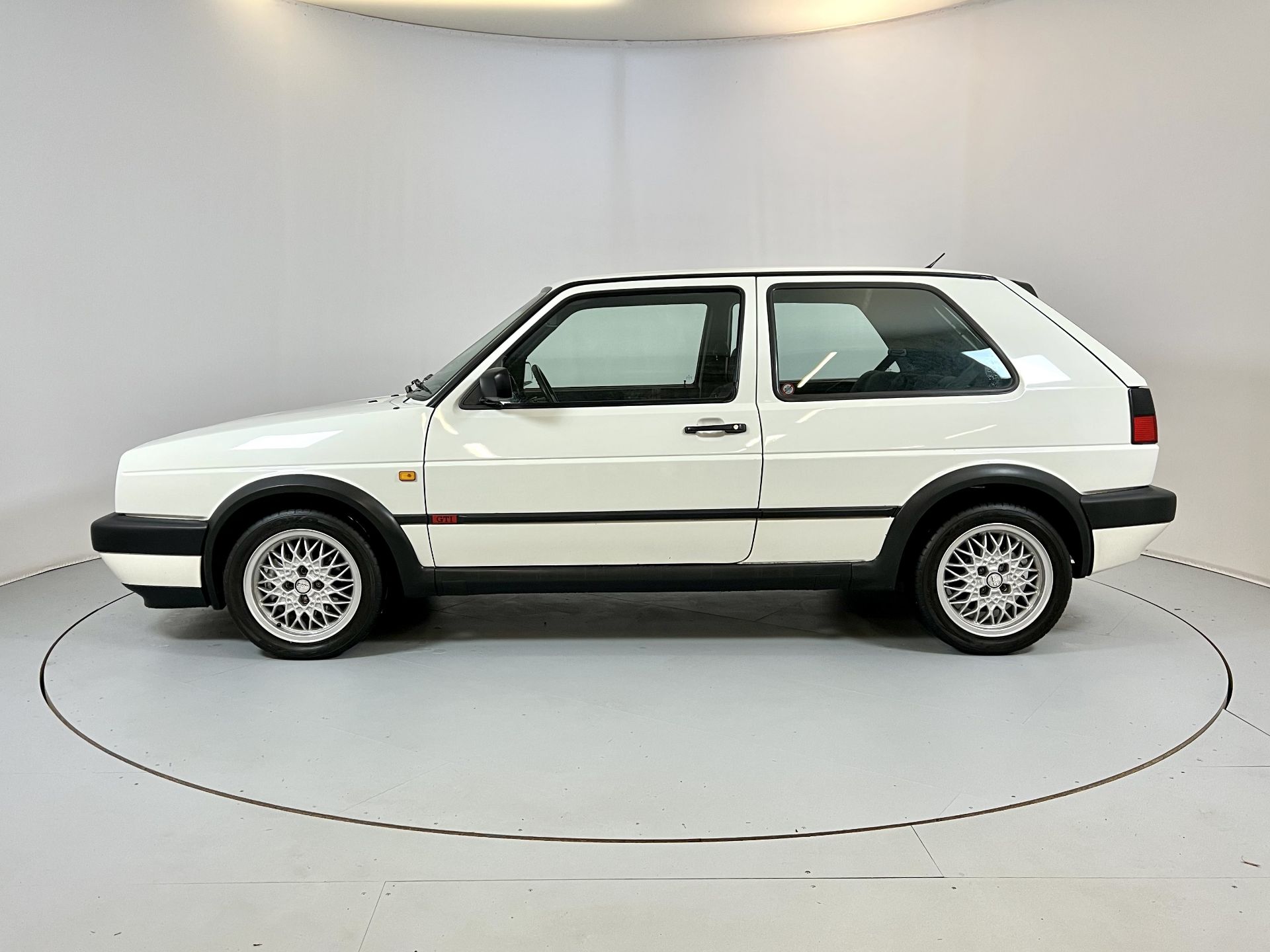 Volkswagen Golf GTI 16V - Image 5 of 28